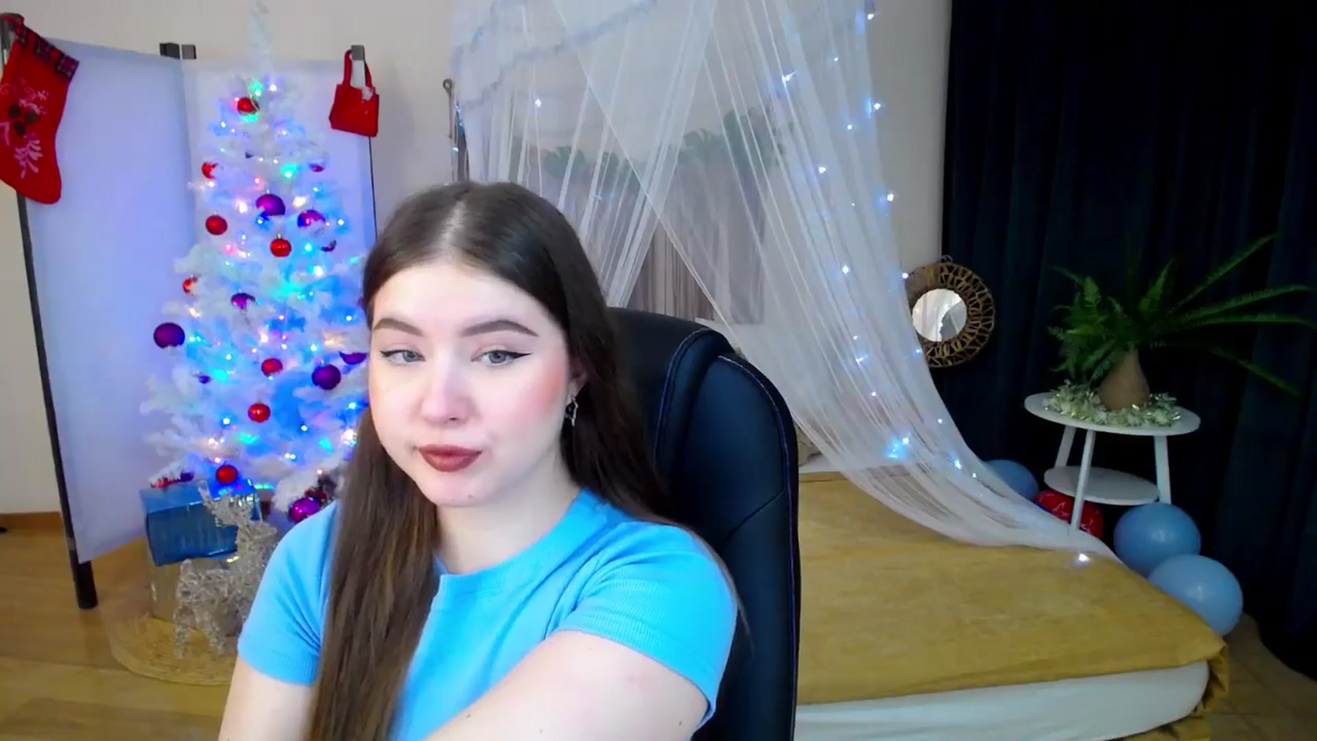 Gallery image thumbnail from AdmireMyEyes's myfreecams stream on, 12/26/2024, 18:37 image 3 of 20