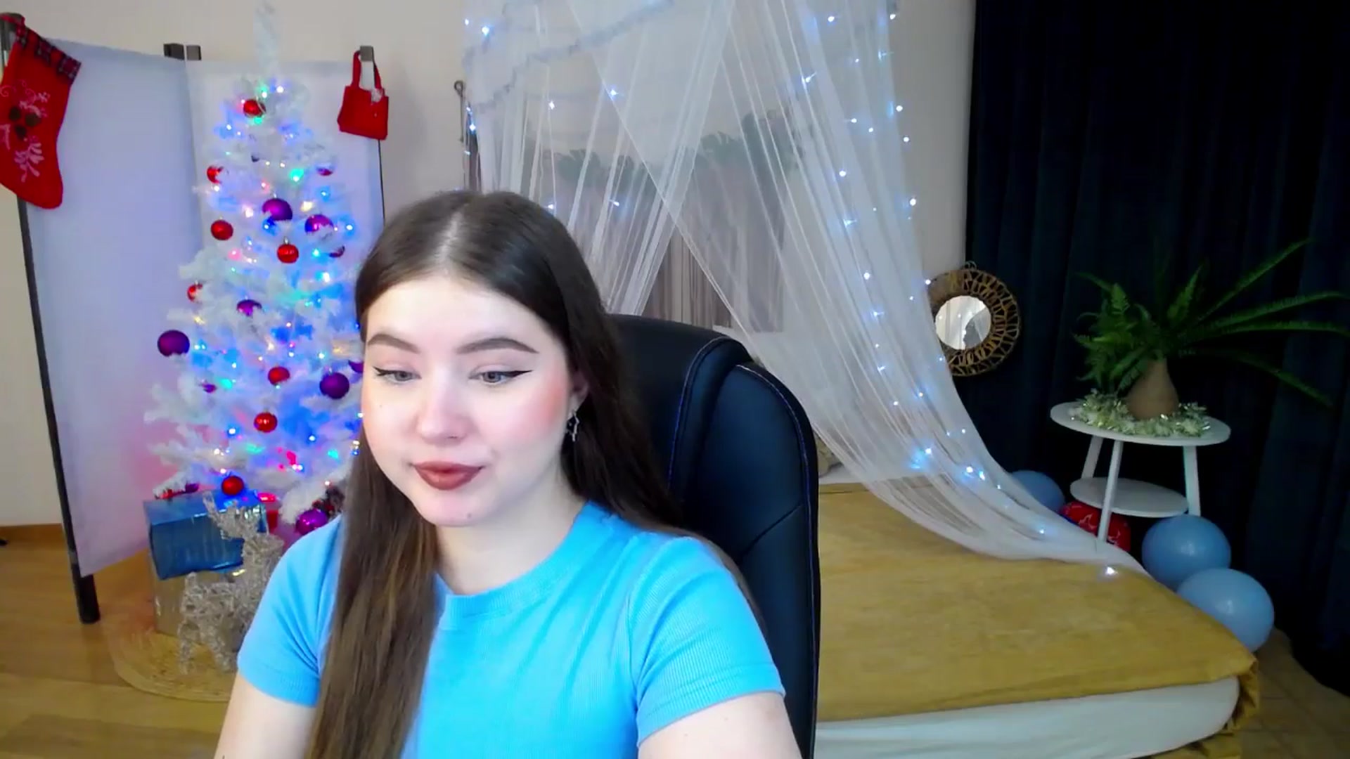 Gallery image thumbnail from AdmireMyEyes's myfreecams stream on, 12/26/2024, 18:37 image 2 of 20