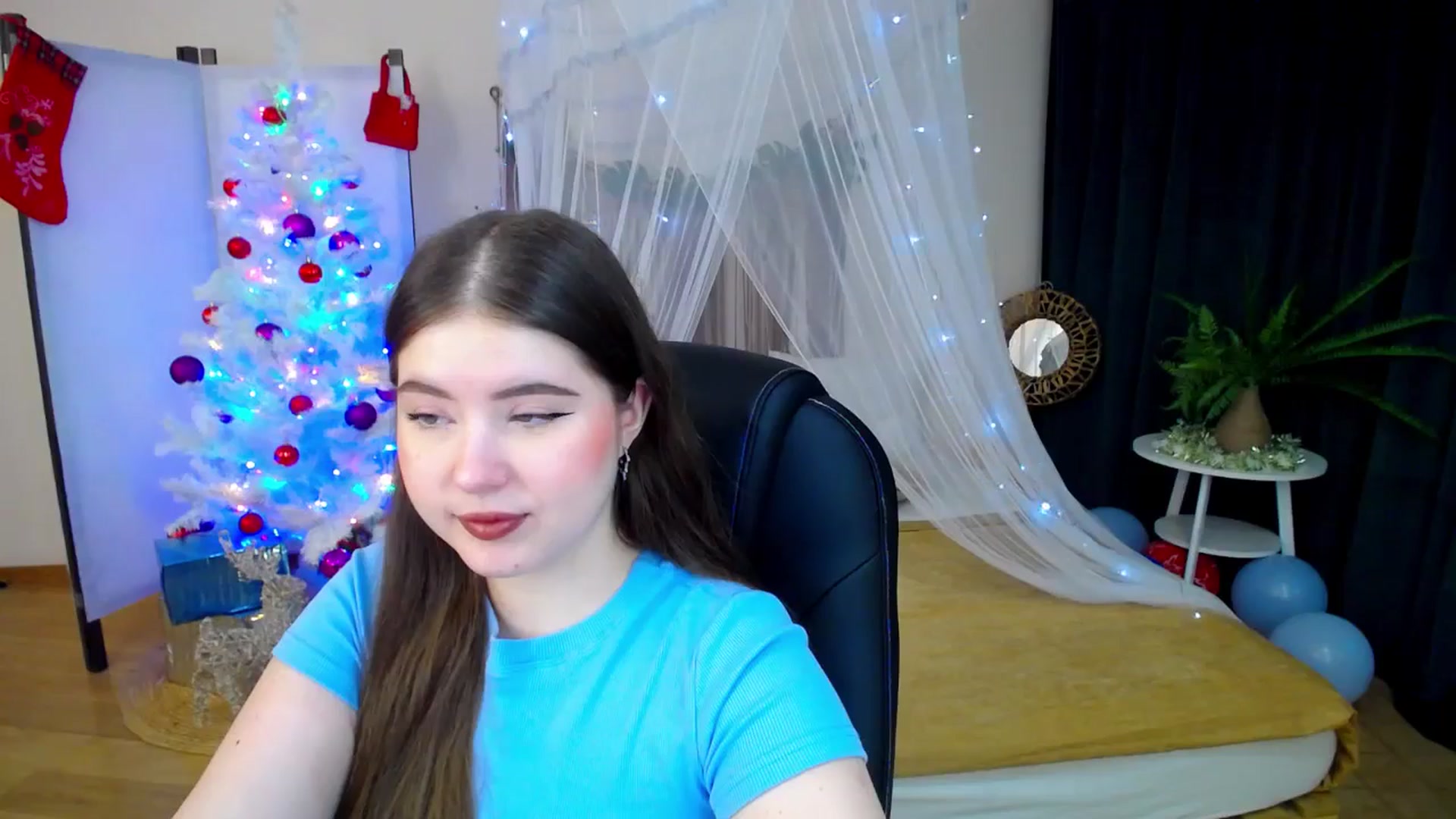 Gallery image thumbnail from AdmireMyEyes's myfreecams stream on, 12/26/2024, 18:37 image 20 of 20