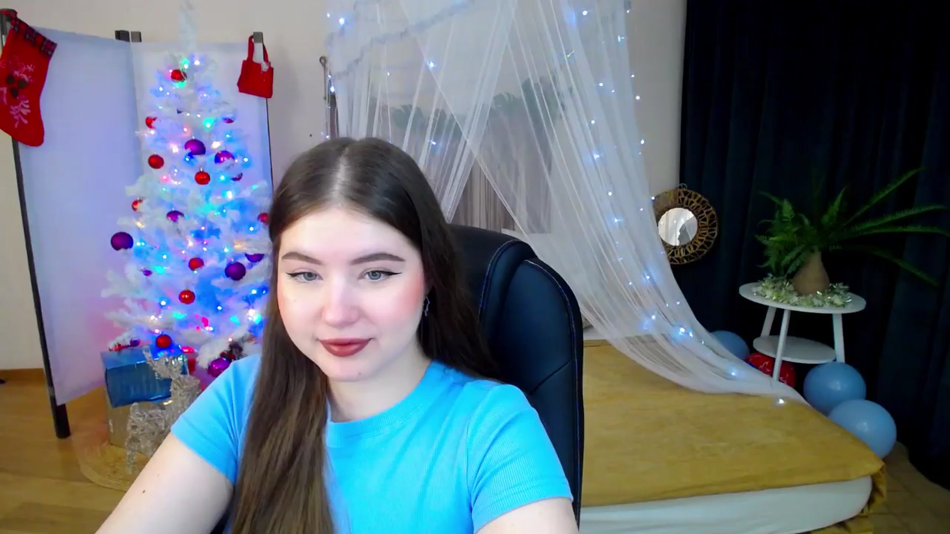 Gallery image thumbnail from AdmireMyEyes's myfreecams stream on, 12/26/2024, 18:37 image 13 of 20
