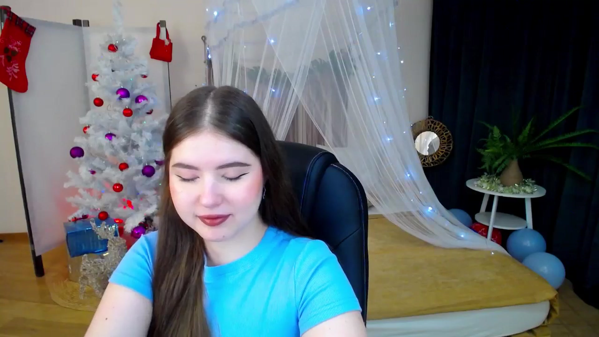 Gallery image thumbnail from AdmireMyEyes's myfreecams stream on, 12/26/2024, 18:37 image 12 of 20