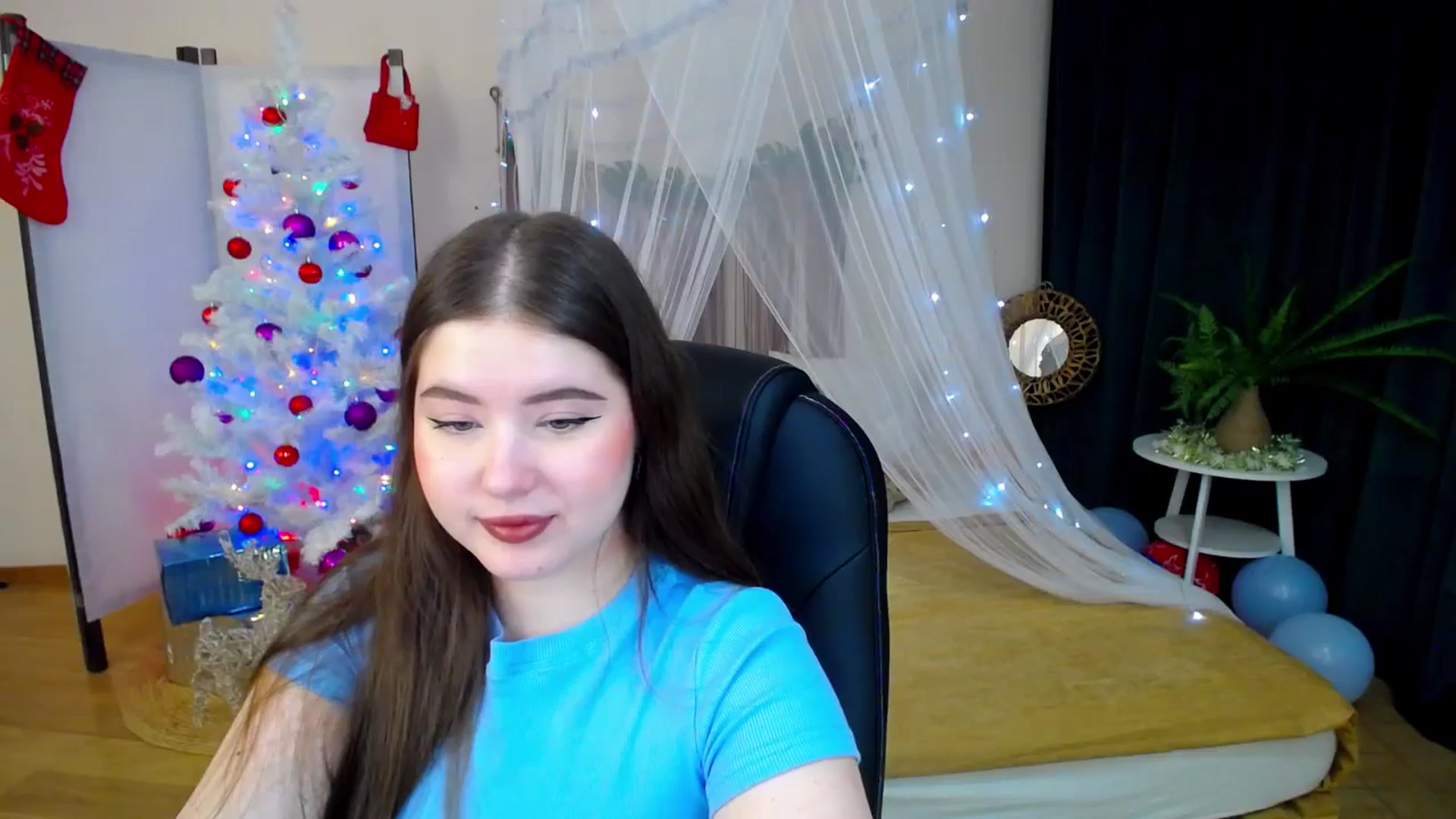Gallery image thumbnail from AdmireMyEyes's myfreecams stream on, 12/26/2024, 19:14 image 8 of 20