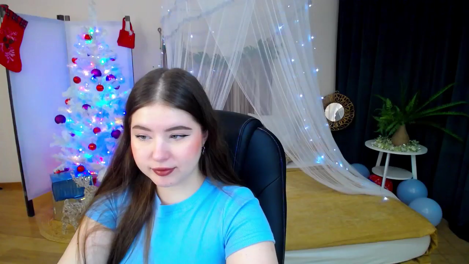 Gallery image thumbnail from AdmireMyEyes's myfreecams stream on, 12/26/2024, 19:14 image 2 of 20