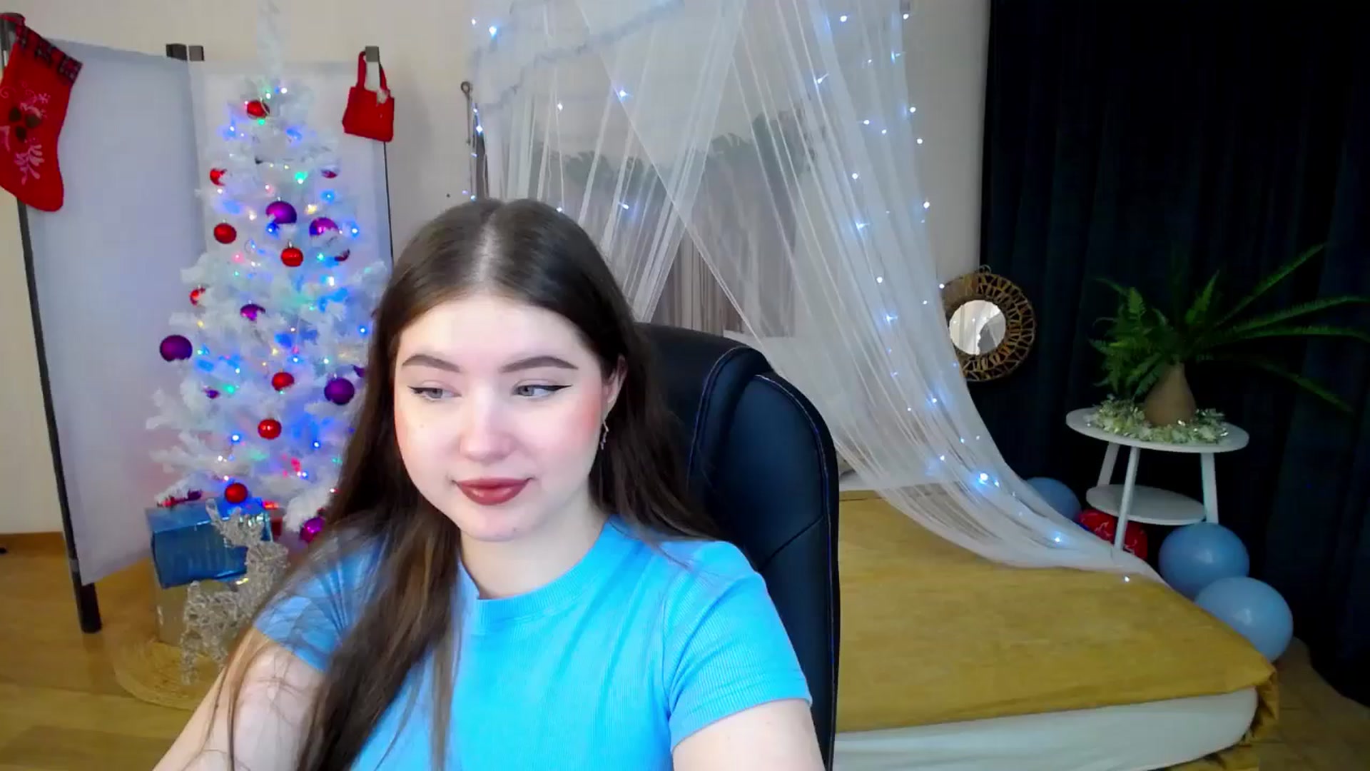 Gallery image thumbnail from AdmireMyEyes's myfreecams stream on, 12/26/2024, 19:14 image 1 of 20