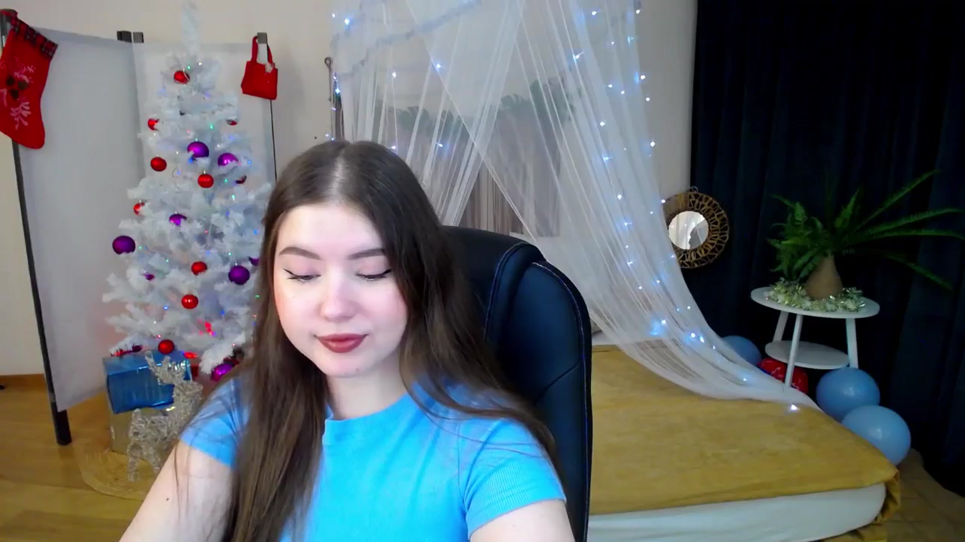 Gallery image thumbnail from AdmireMyEyes's myfreecams stream on, 12/26/2024, 19:14 image 12 of 20