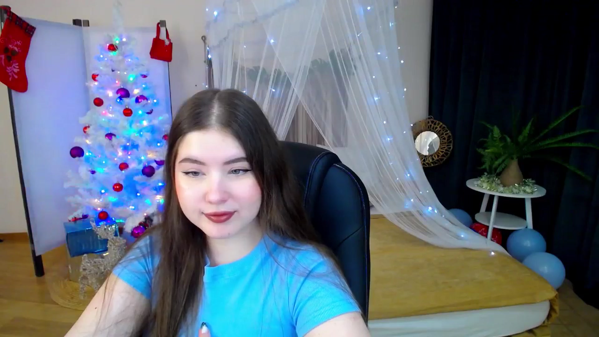 Gallery image thumbnail from AdmireMyEyes's myfreecams stream on, 12/26/2024, 19:14 image 11 of 20