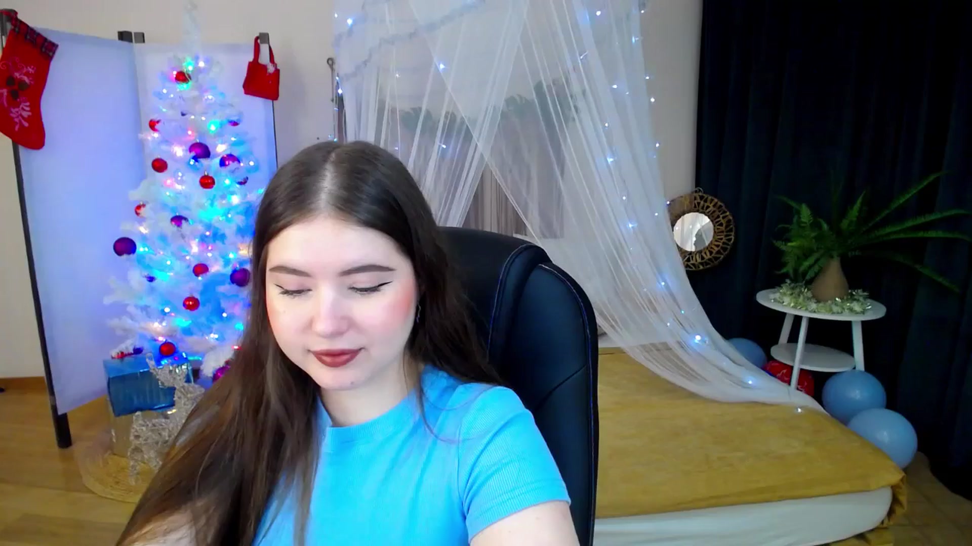 Gallery image thumbnail from AdmireMyEyes's myfreecams stream on, 12/26/2024, 19:14 image 4 of 20