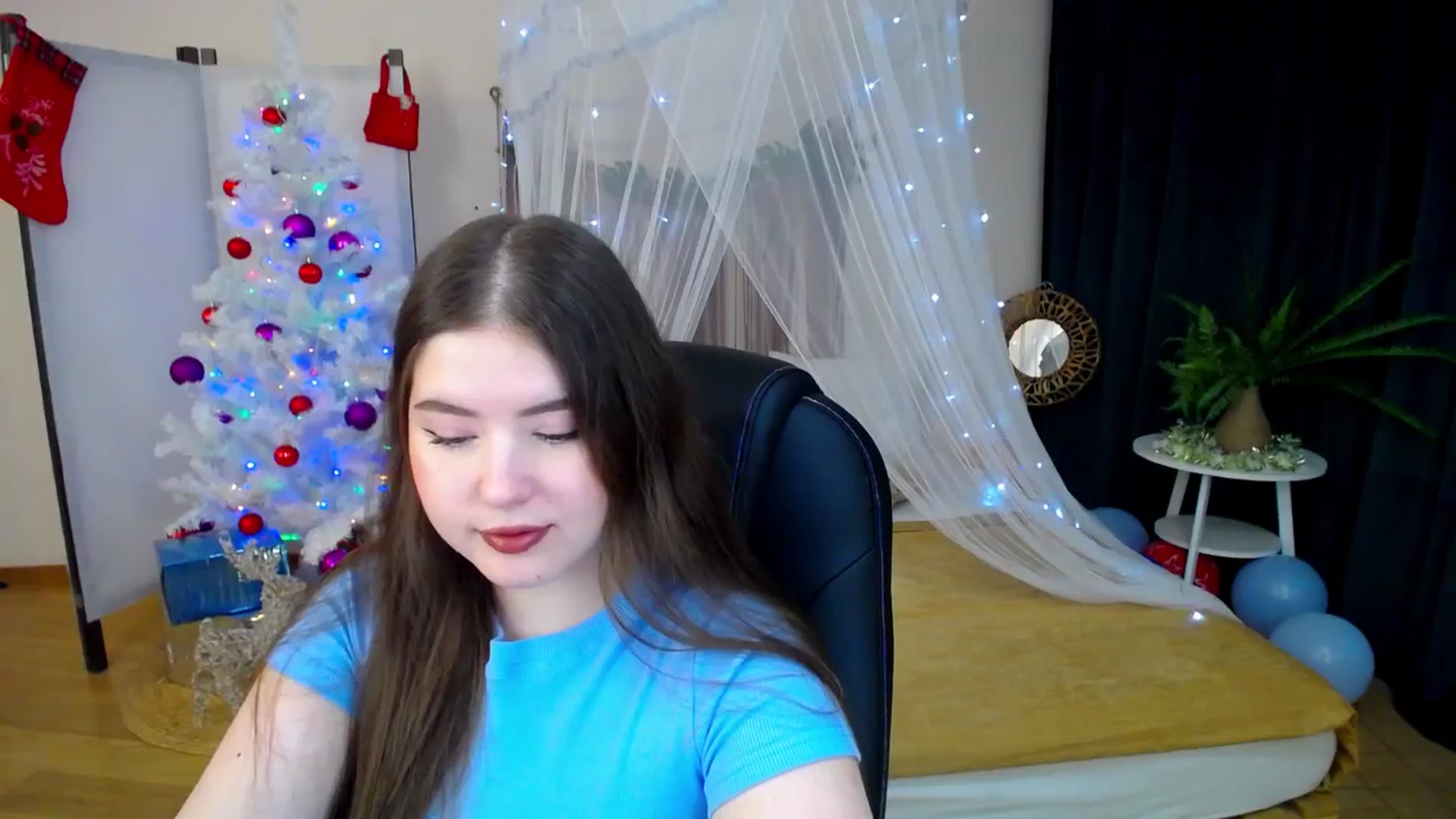Gallery image thumbnail from AdmireMyEyes's myfreecams stream on, 12/26/2024, 19:14 image 13 of 20