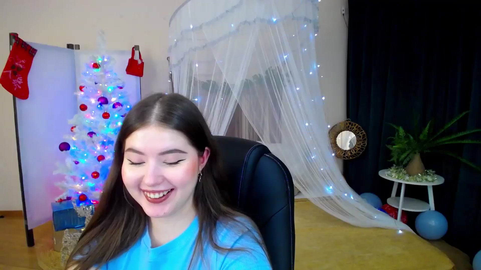 Gallery image thumbnail from AdmireMyEyes's myfreecams stream on, 12/26/2024, 20:56 image 17 of 20