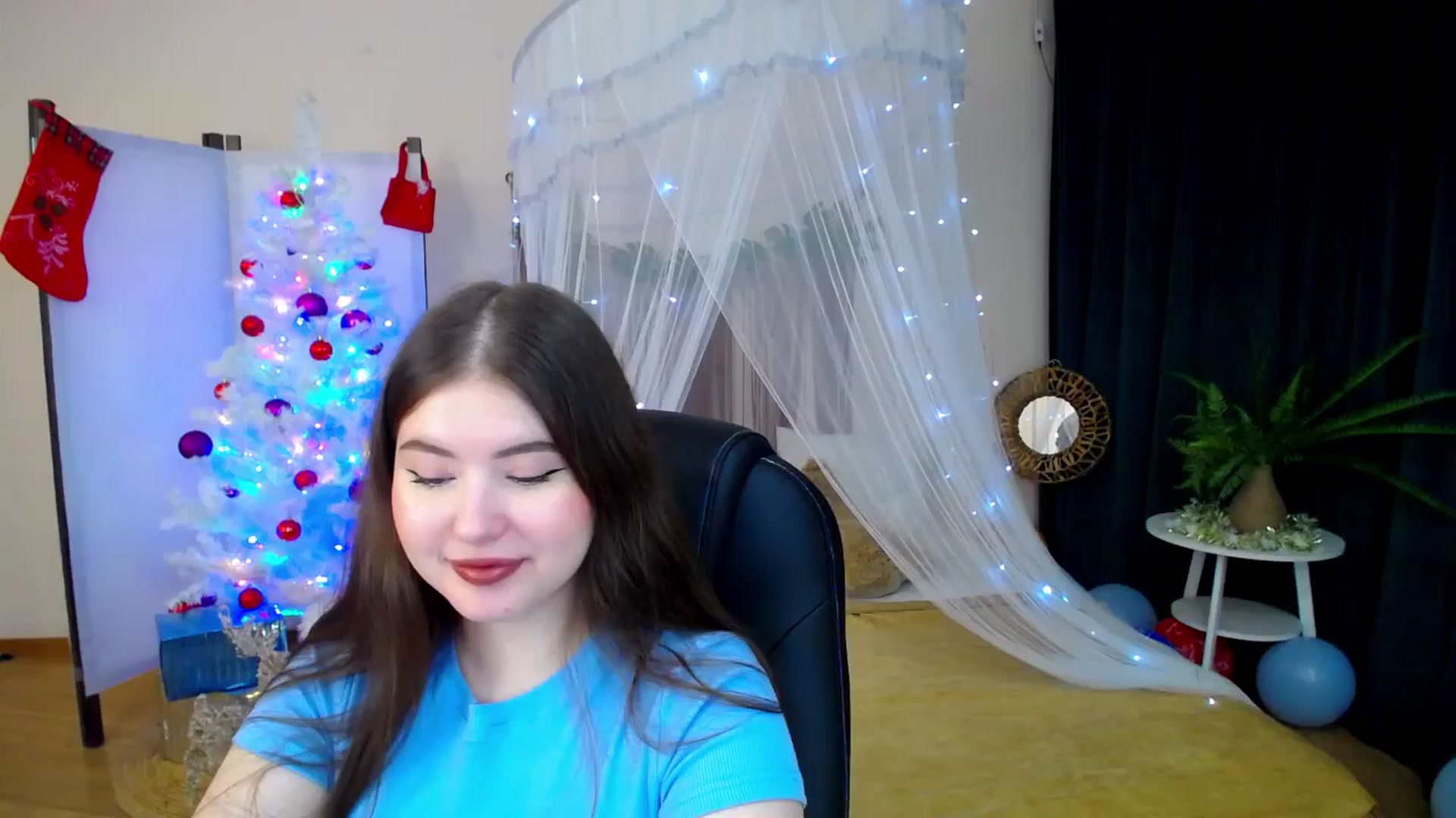 Gallery image thumbnail from AdmireMyEyes's myfreecams stream on, 12/26/2024, 20:56 image 14 of 20