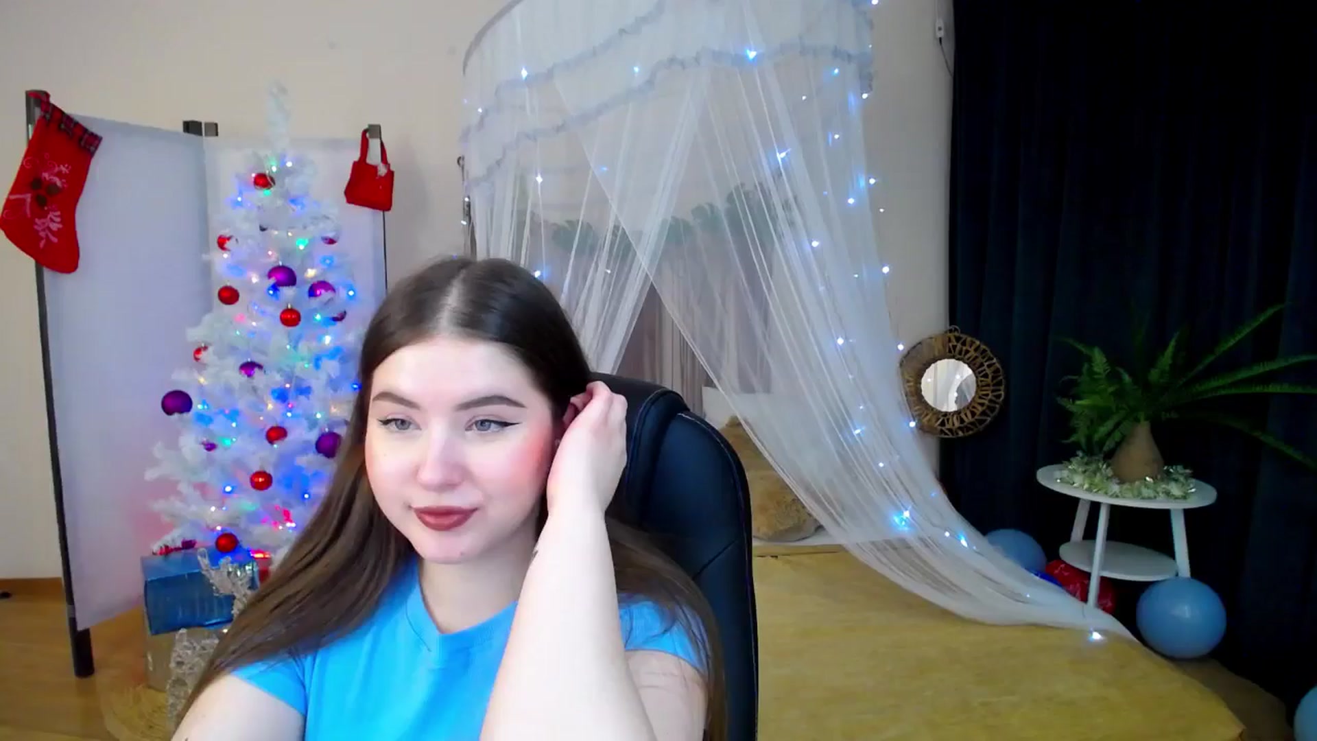 Gallery image thumbnail from AdmireMyEyes's myfreecams stream on, 12/26/2024, 20:56 image 15 of 20