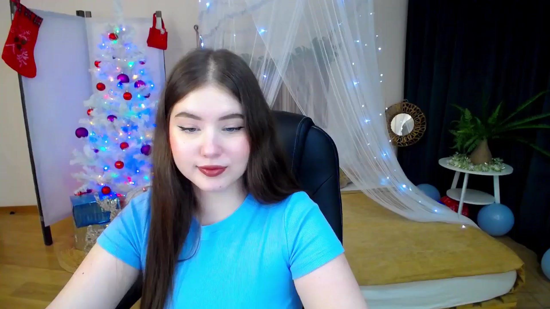 Gallery image thumbnail from AdmireMyEyes's myfreecams stream on, 12/26/2024, 21:47 image 8 of 20