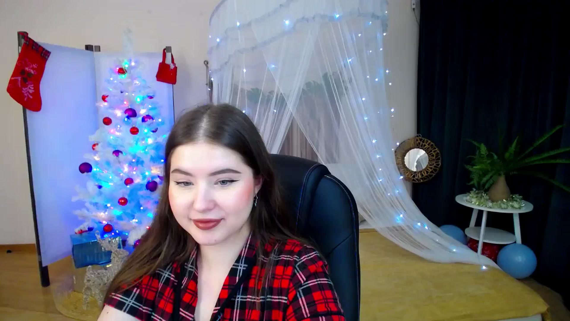 Gallery image thumbnail from AdmireMyEyes's myfreecams stream on, 12/26/2024, 21:47 image 18 of 20