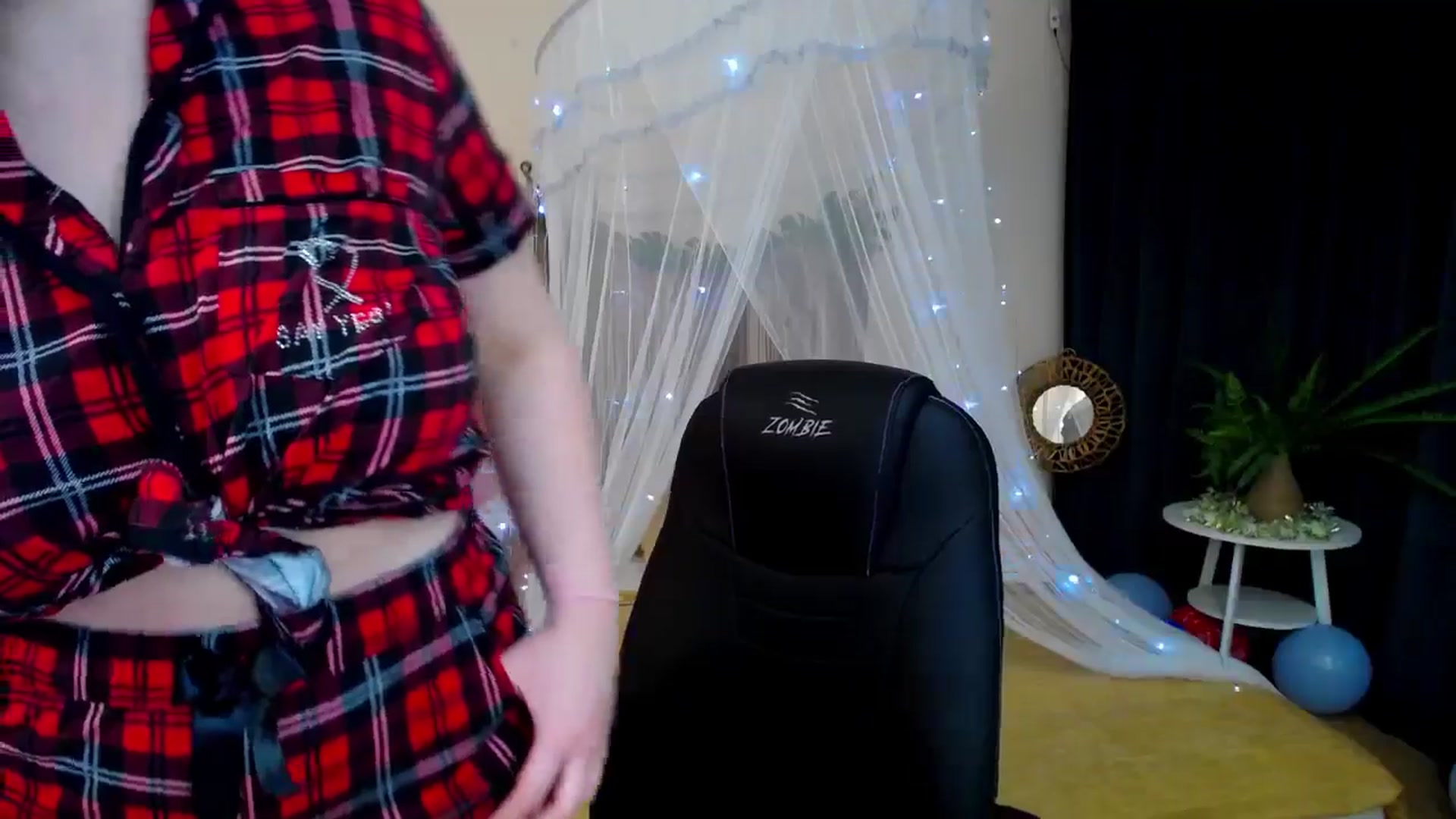 Gallery image thumbnail from AdmireMyEyes's myfreecams stream on, 12/26/2024, 21:47 image 12 of 20