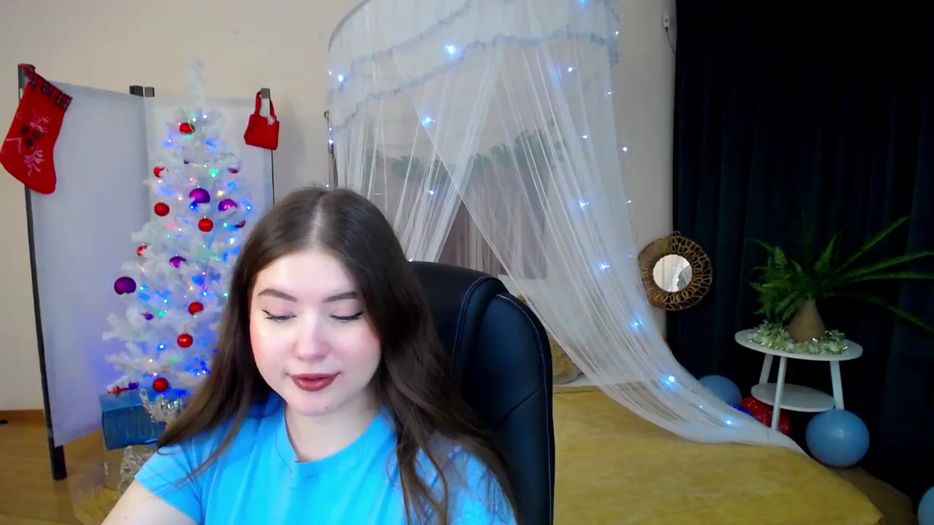 Gallery image thumbnail from AdmireMyEyes's myfreecams stream on, 12/26/2024, 21:47 image 3 of 20
