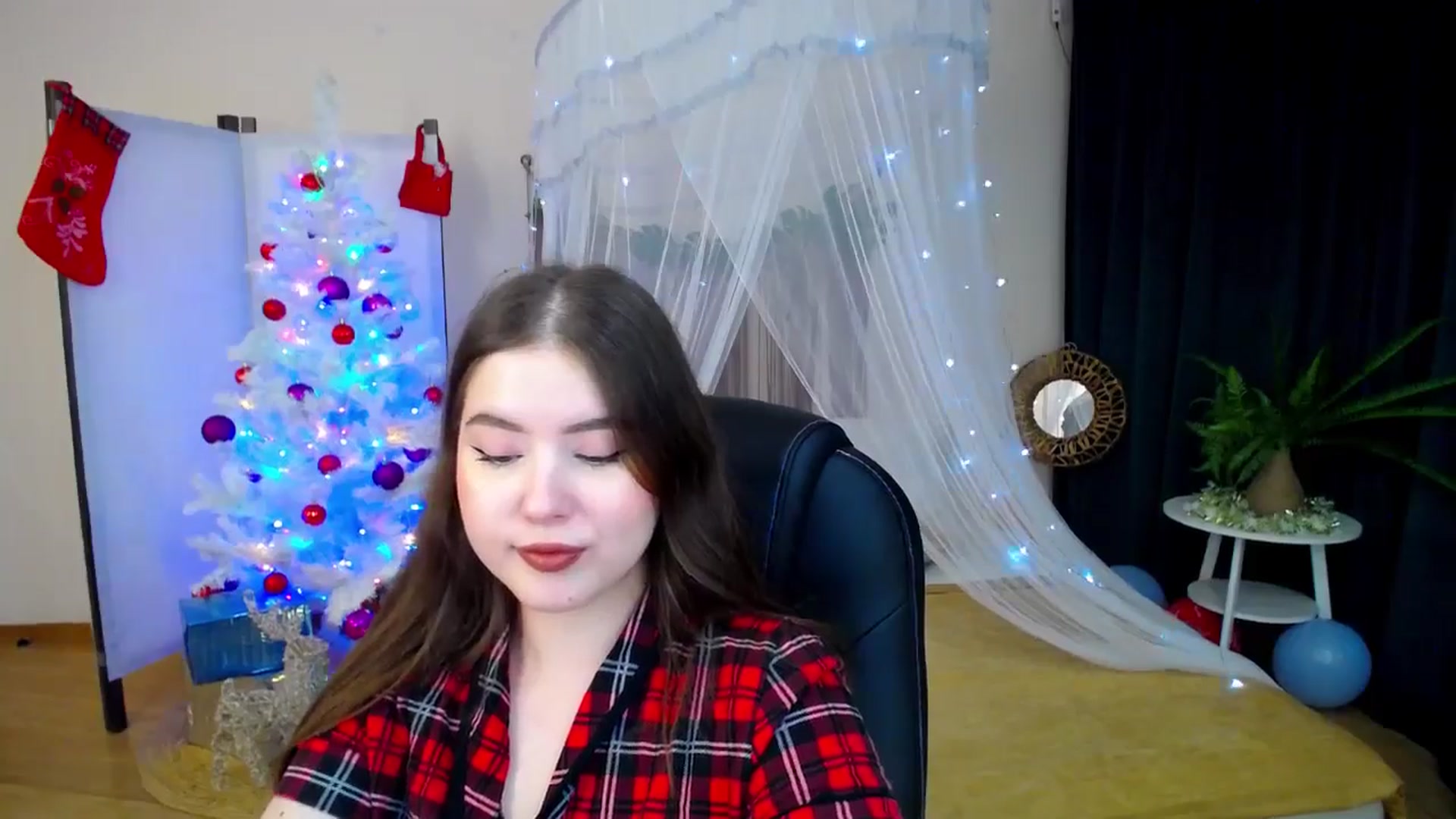 Gallery image thumbnail from AdmireMyEyes's myfreecams stream on, 12/26/2024, 21:47 image 17 of 20