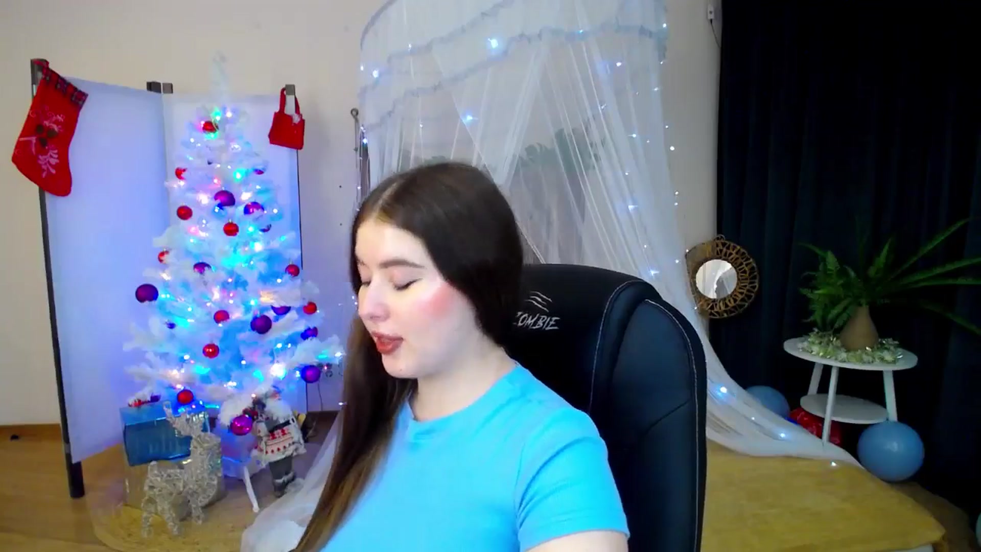 Gallery image thumbnail from AdmireMyEyes's myfreecams stream on, 12/26/2024, 21:47 image 10 of 20