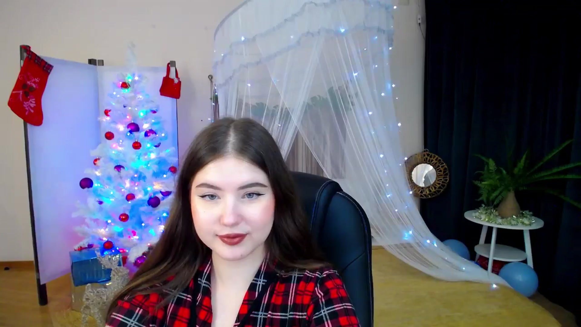 Gallery image thumbnail from AdmireMyEyes's myfreecams stream on, 12/26/2024, 22:25 image 7 of 20