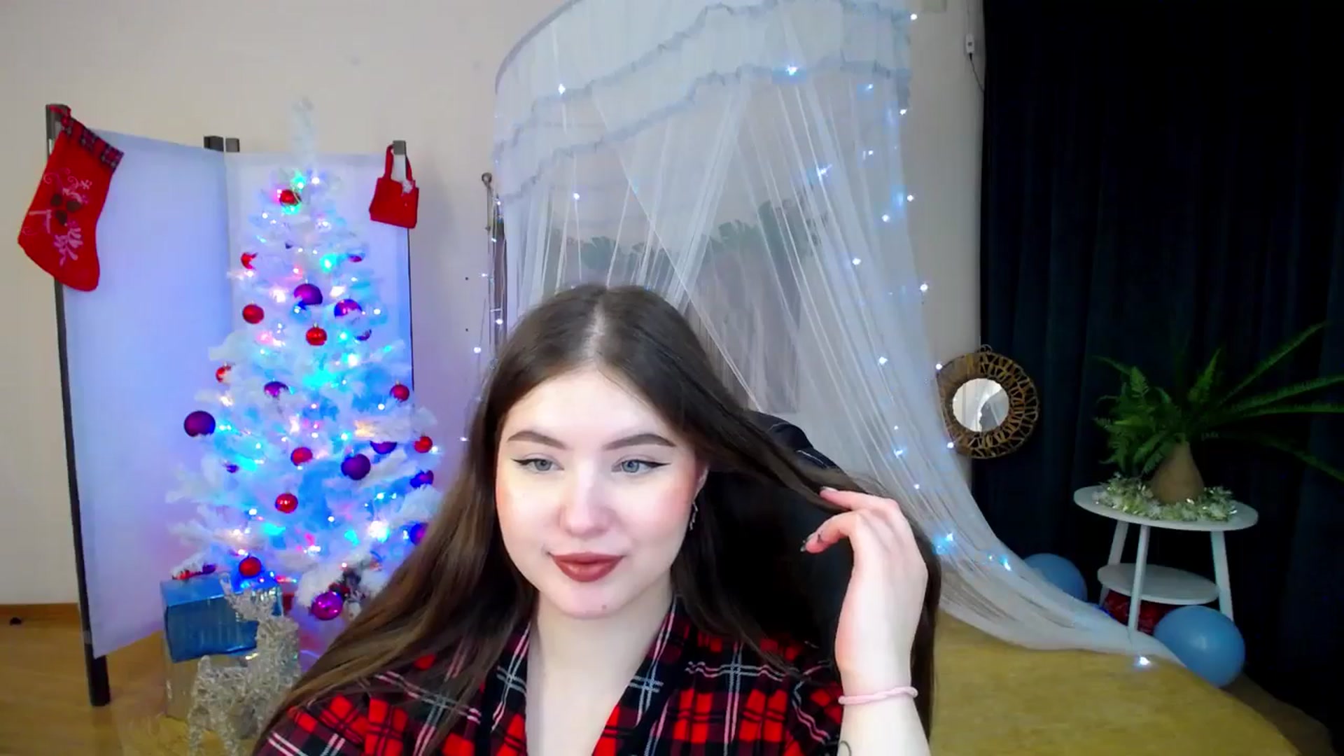 Gallery image thumbnail from AdmireMyEyes's myfreecams stream on, 12/26/2024, 22:25 image 13 of 20