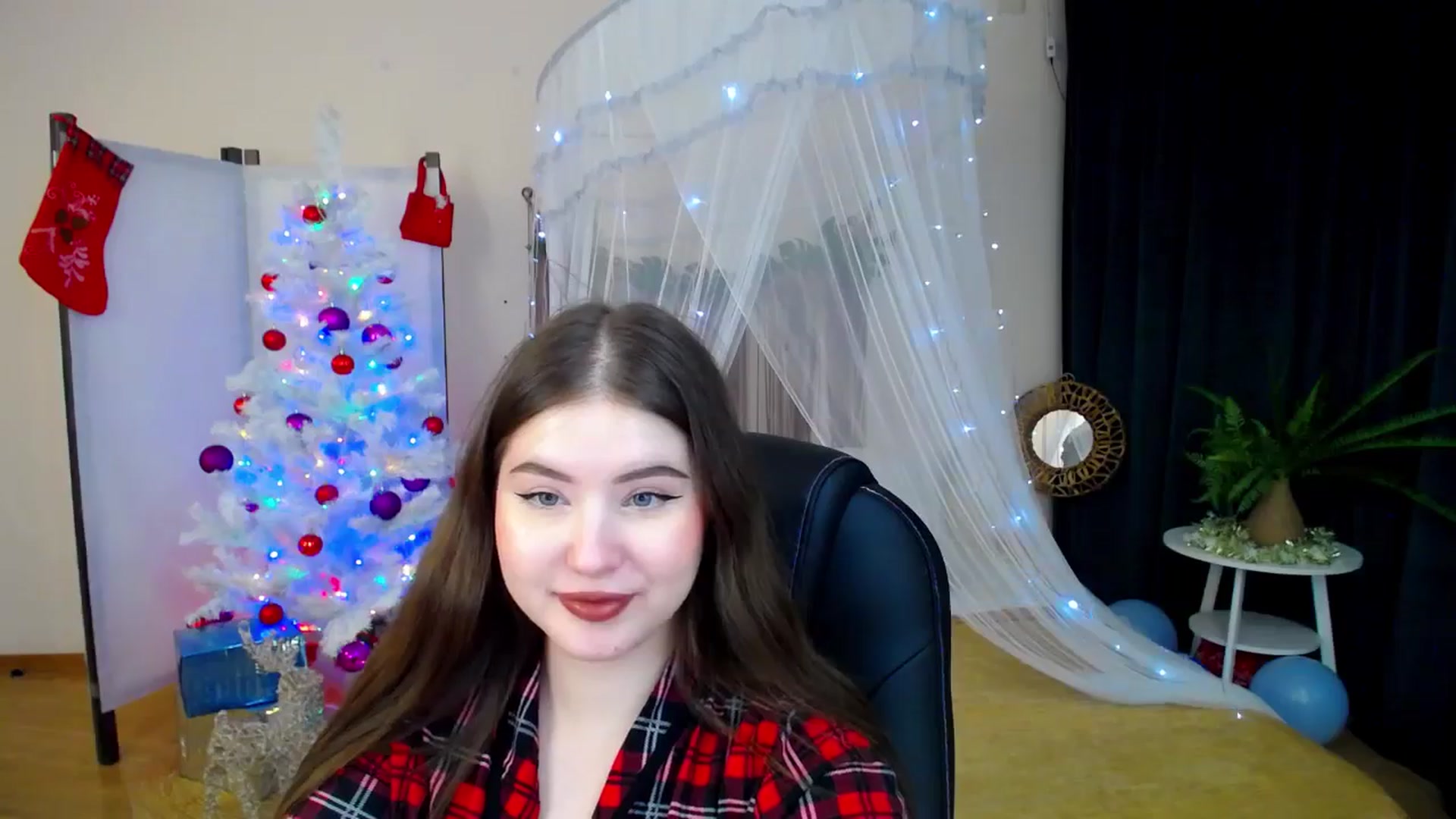 Gallery image thumbnail from AdmireMyEyes's myfreecams stream on, 12/26/2024, 22:25 image 18 of 20