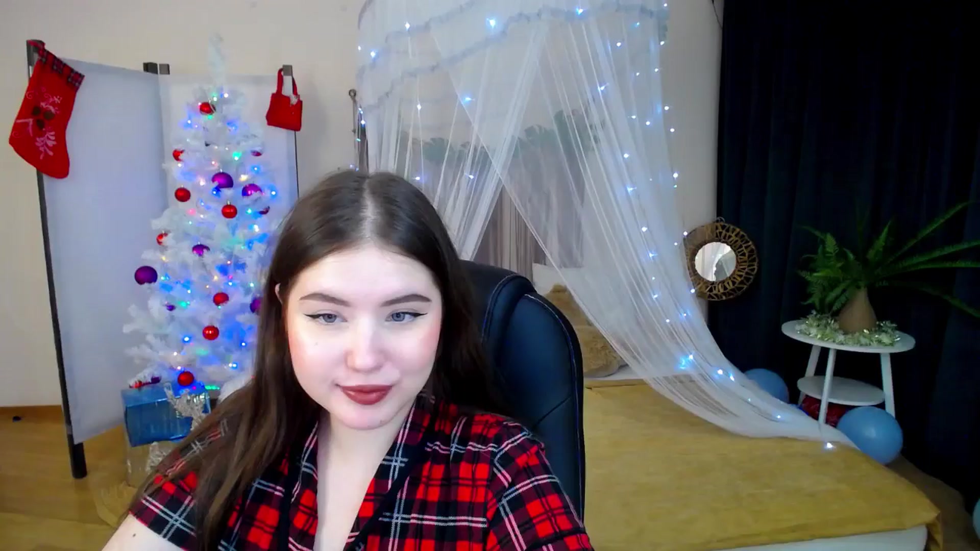 Gallery image thumbnail from AdmireMyEyes's myfreecams stream on, 12/26/2024, 22:25 image 1 of 20
