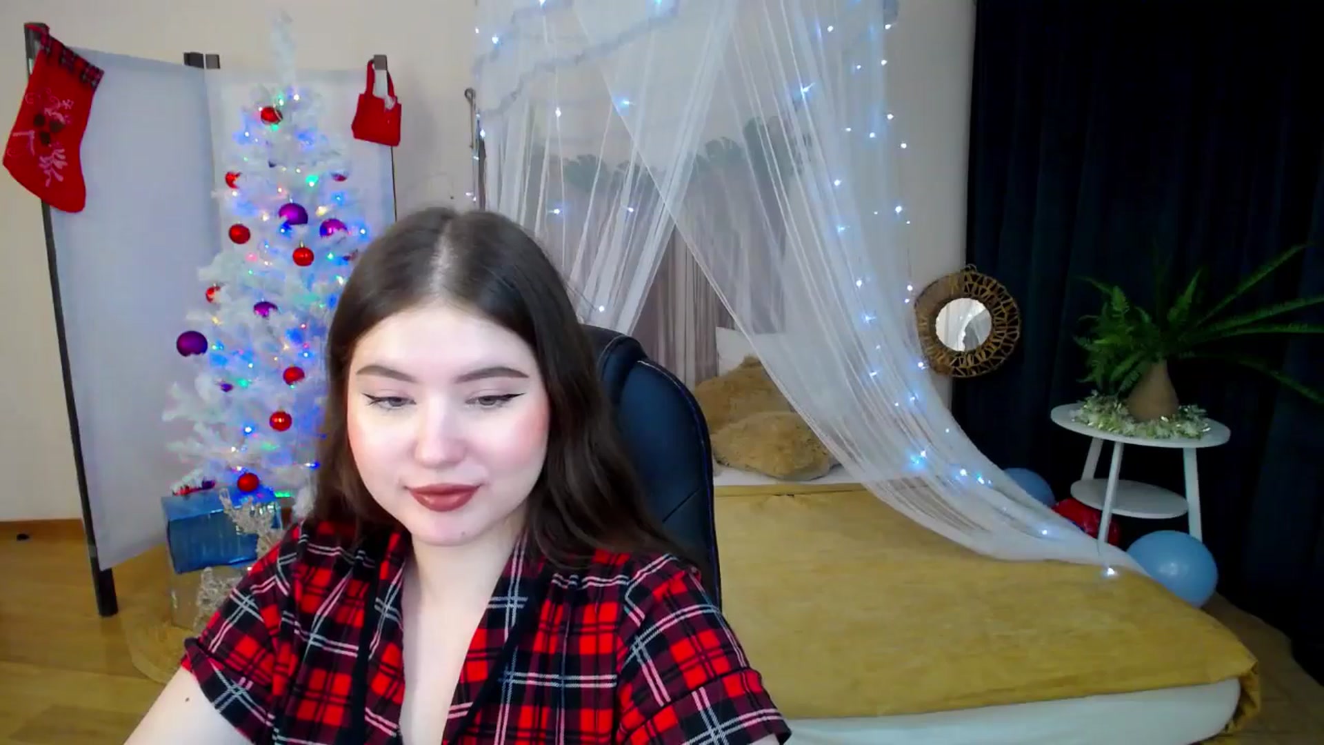 Gallery image thumbnail from AdmireMyEyes's myfreecams stream on, 12/26/2024, 22:59 image 3 of 20