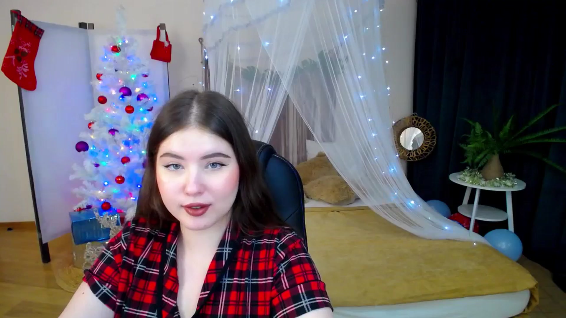 Gallery image thumbnail from AdmireMyEyes's myfreecams stream on, 12/26/2024, 22:59 image 4 of 20