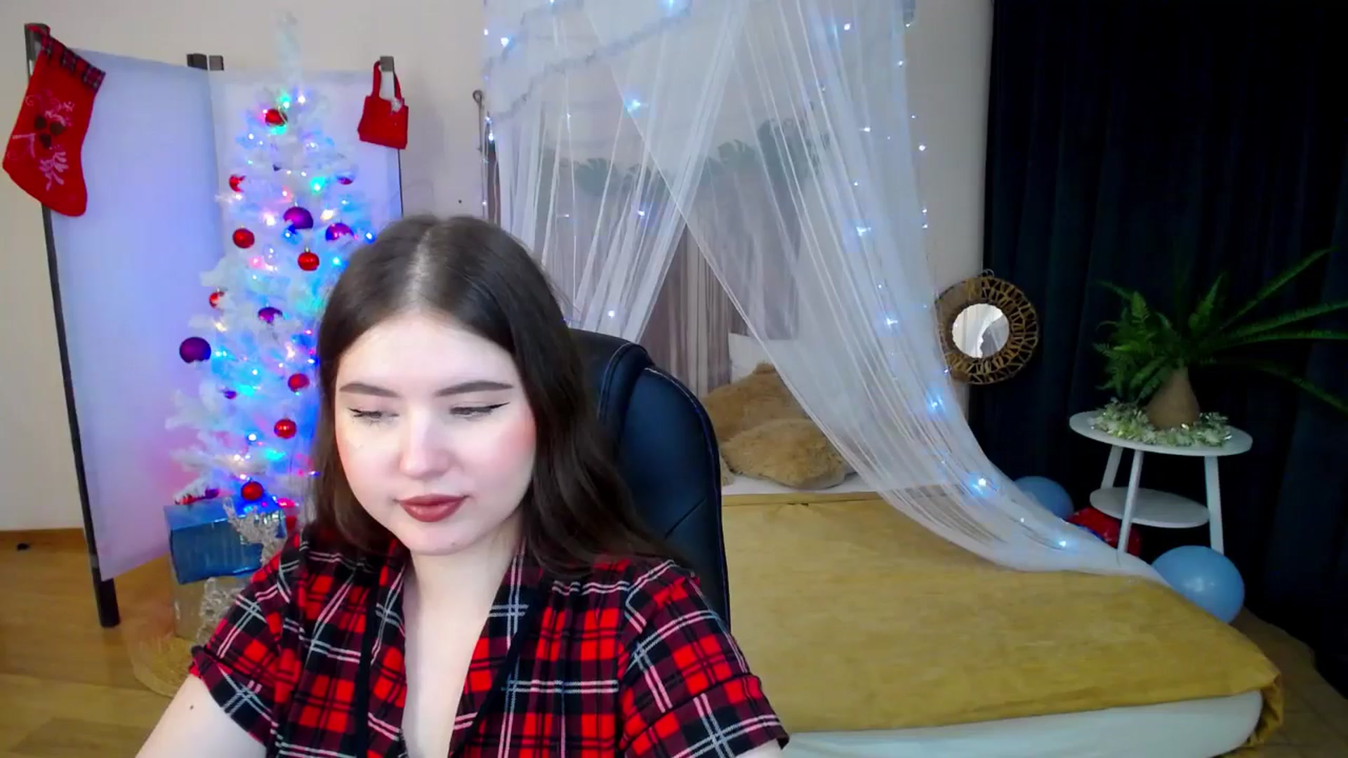 Gallery image thumbnail from AdmireMyEyes's myfreecams stream on, 12/26/2024, 22:59 image 18 of 20