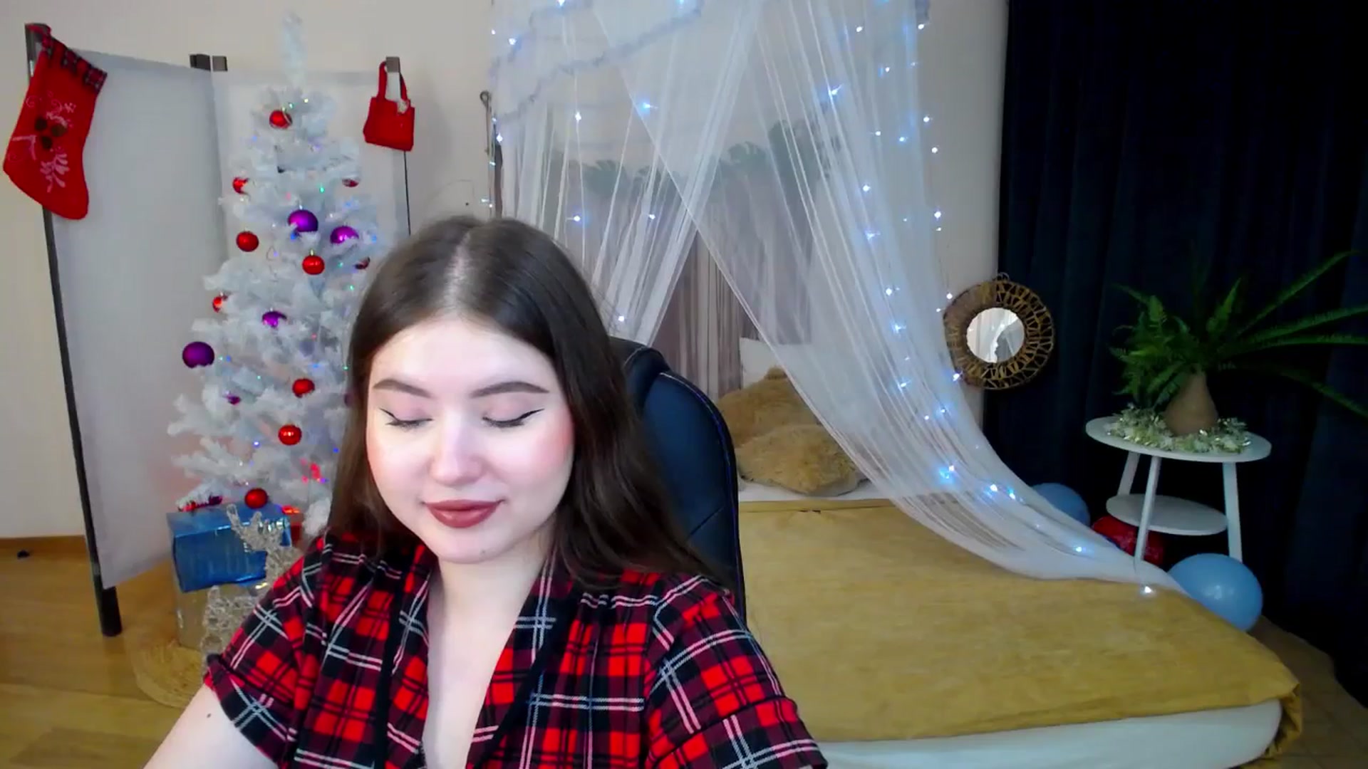 Gallery image thumbnail from AdmireMyEyes's myfreecams stream on, 12/26/2024, 22:59 image 2 of 20