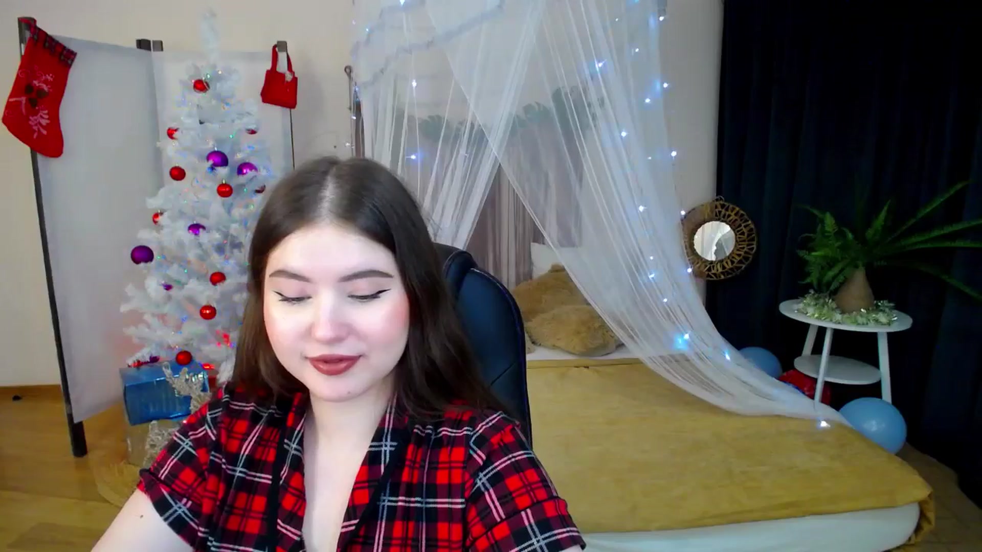 Gallery image thumbnail from AdmireMyEyes's myfreecams stream on, 12/26/2024, 22:59 image 13 of 20