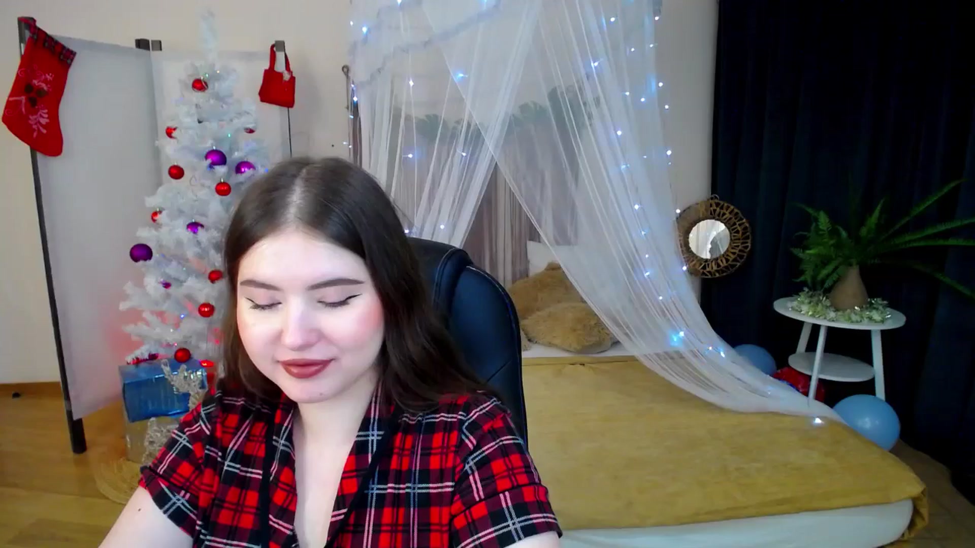 Gallery image thumbnail from AdmireMyEyes's myfreecams stream on, 12/26/2024, 22:59 image 20 of 20