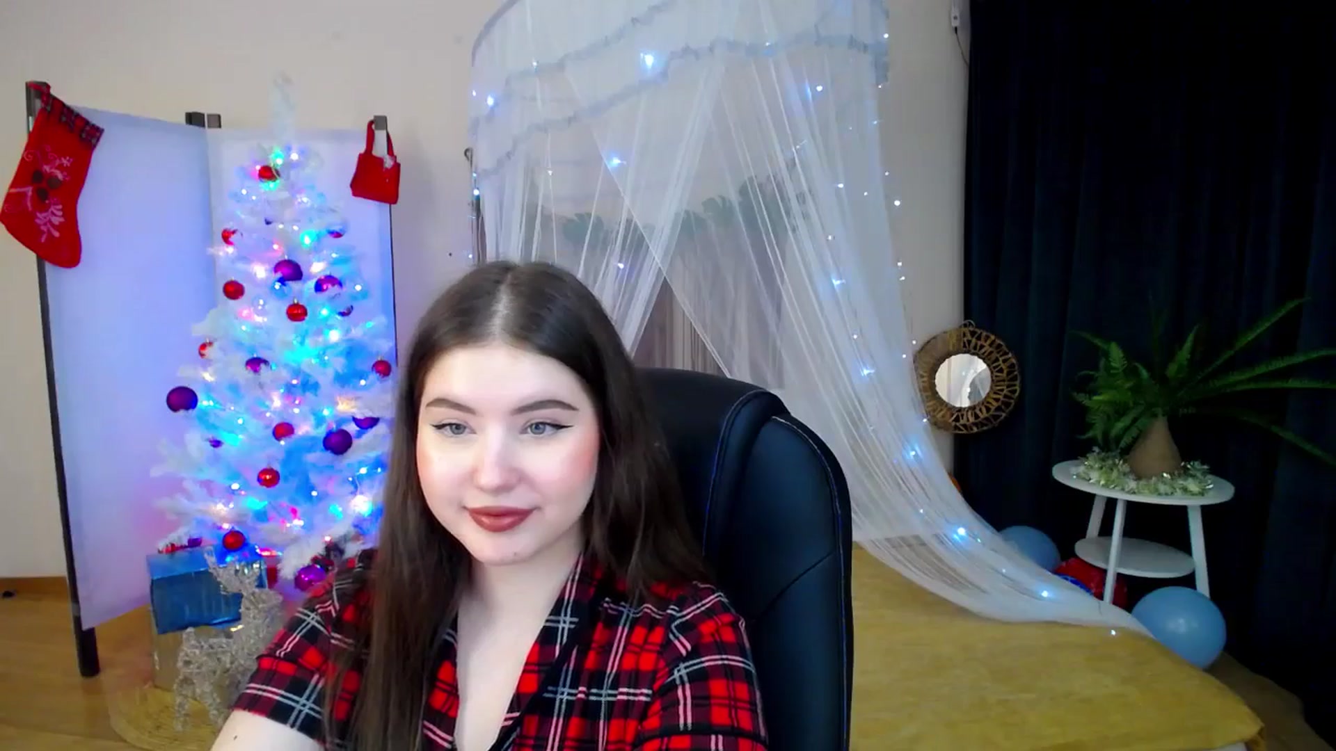 Gallery image thumbnail from AdmireMyEyes's myfreecams stream on, 12/26/2024, 23:48 image 12 of 20