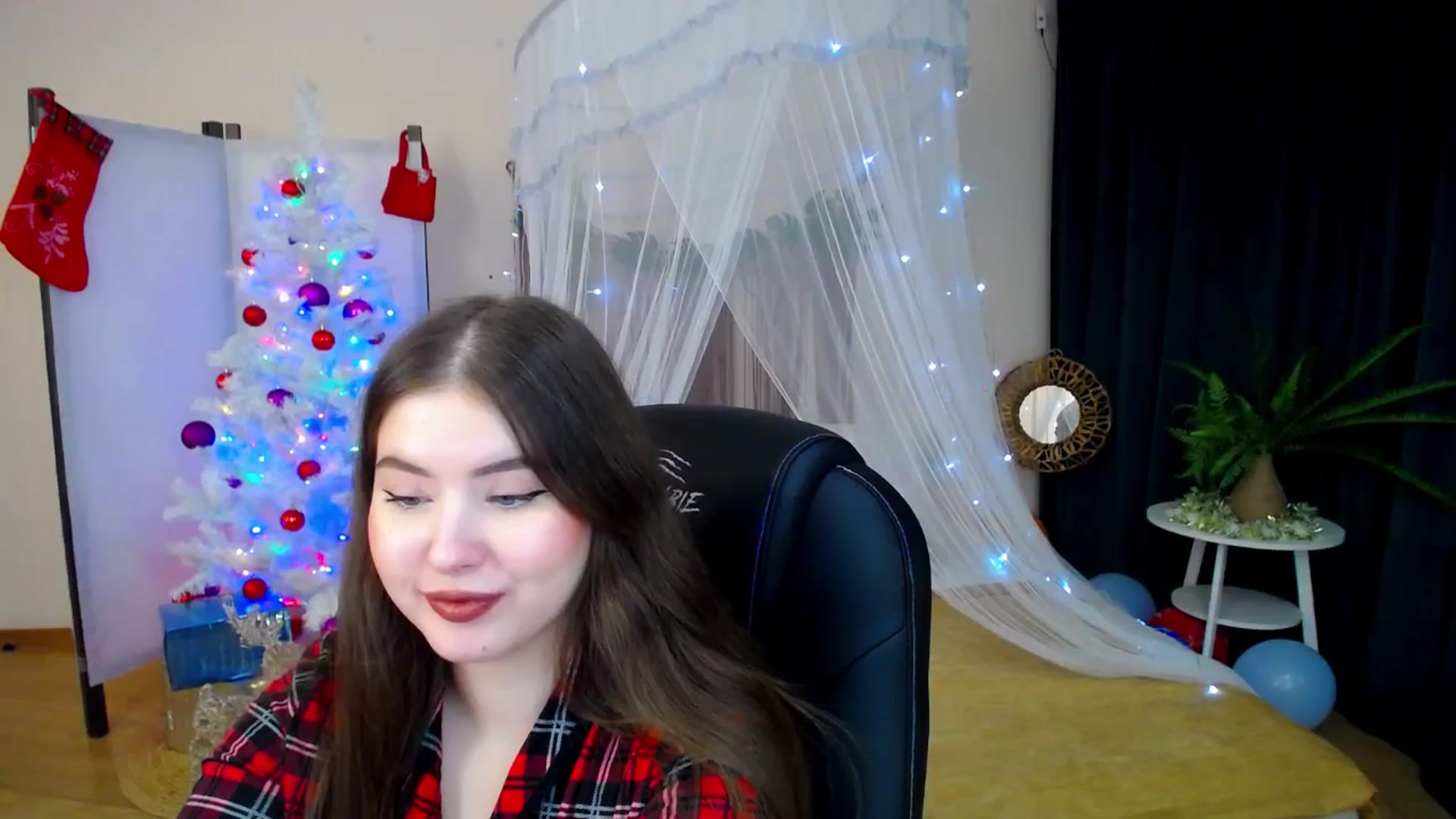 Gallery image thumbnail from AdmireMyEyes's myfreecams stream on, 12/26/2024, 23:48 image 14 of 20