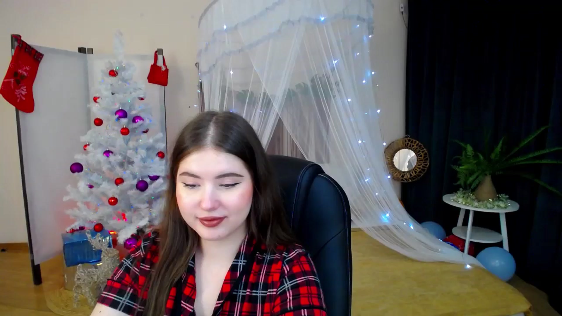 Gallery image thumbnail from AdmireMyEyes's myfreecams stream on, 12/26/2024, 23:48 image 9 of 20