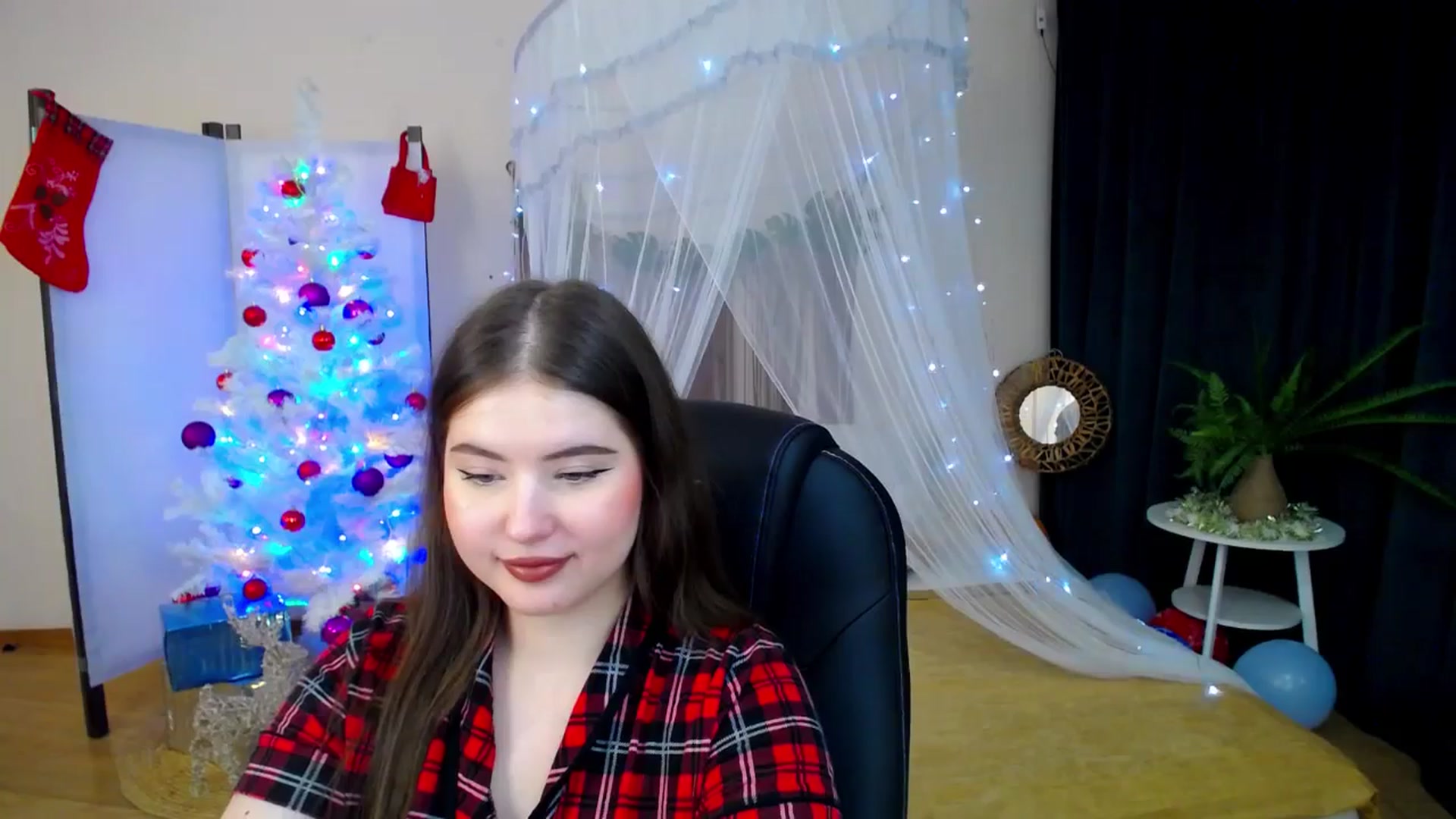 Gallery image thumbnail from AdmireMyEyes's myfreecams stream on, 12/26/2024, 23:48 image 8 of 20