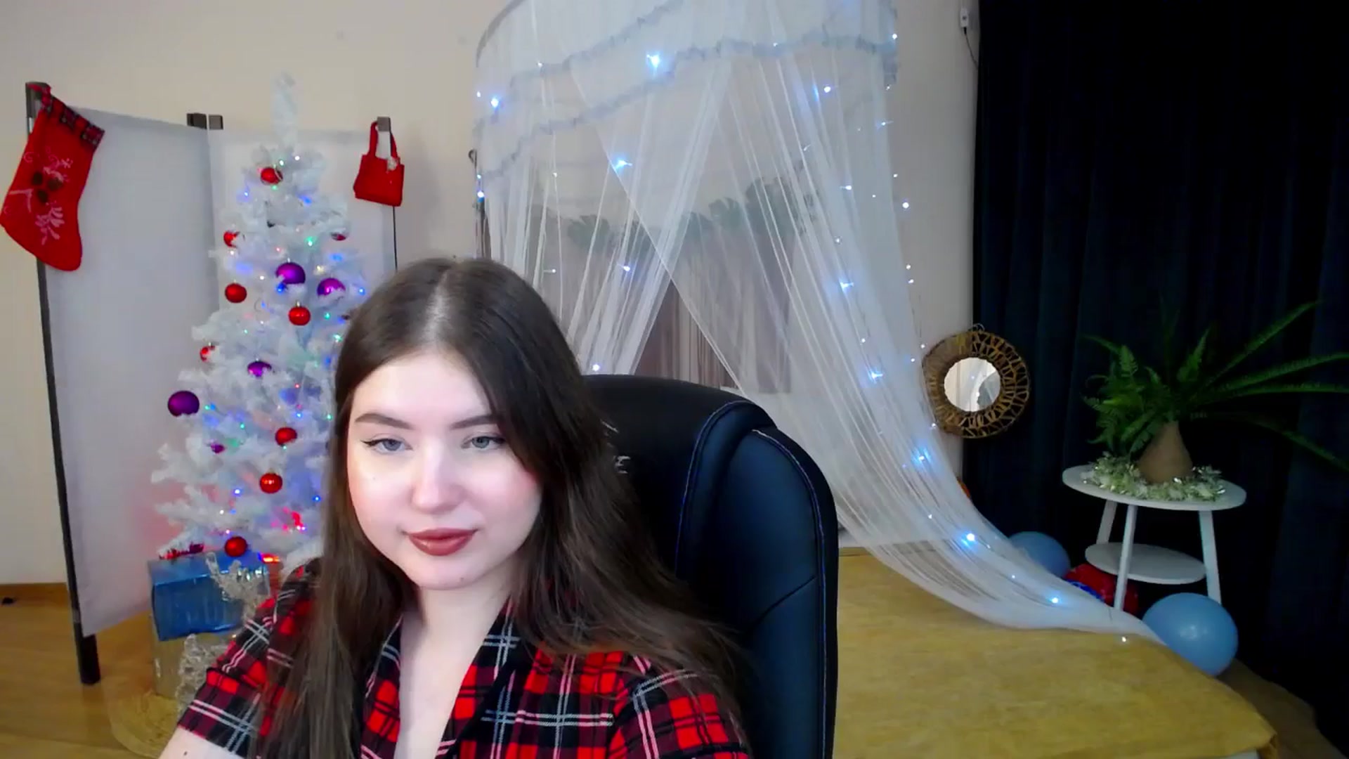 Gallery image thumbnail from AdmireMyEyes's myfreecams stream on, 12/26/2024, 23:48 image 17 of 20