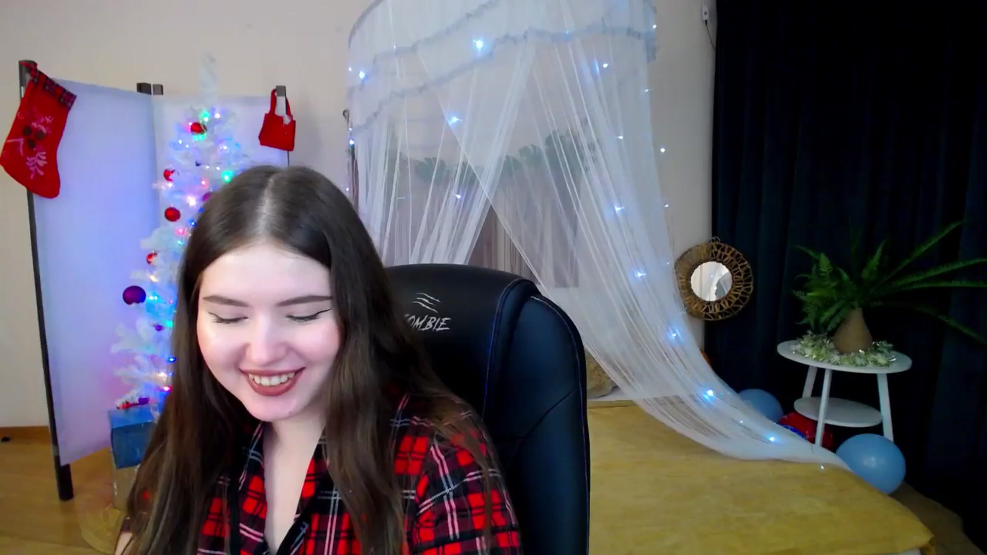 Gallery image thumbnail from AdmireMyEyes's myfreecams stream on, 12/26/2024, 23:48 image 19 of 20