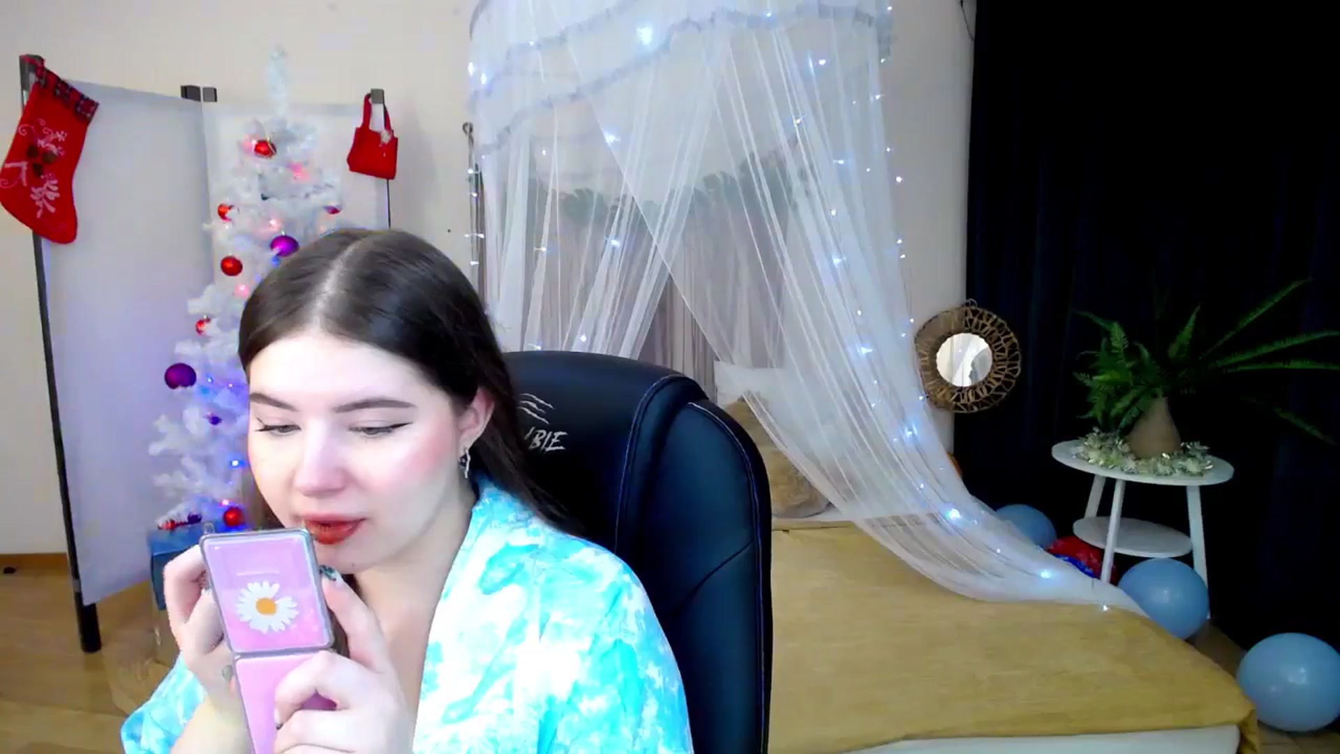 Gallery image thumbnail from AdmireMyEyes's myfreecams stream on, 12/27/2024, 18:36 image 5 of 20
