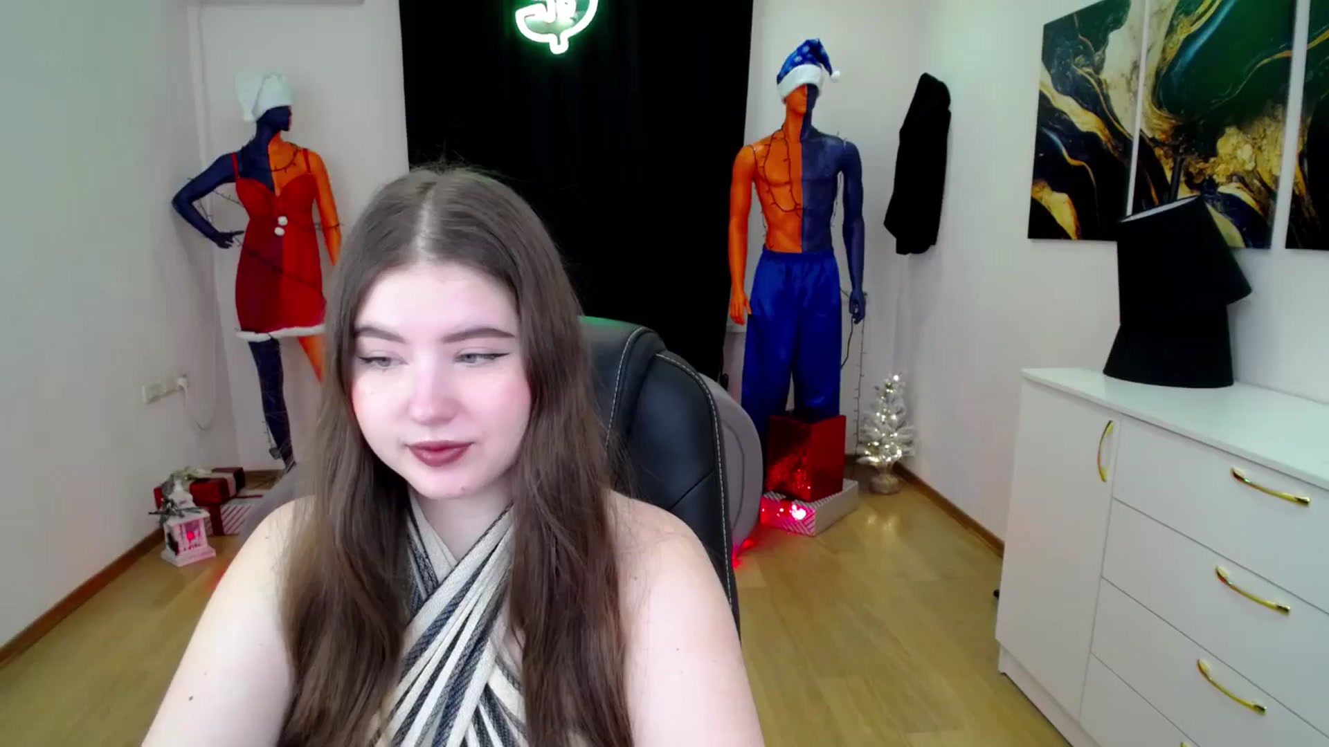 Gallery image thumbnail from AdmireMyEyes's myfreecams stream on, 12/28/2024, 19:01 image 9 of 20