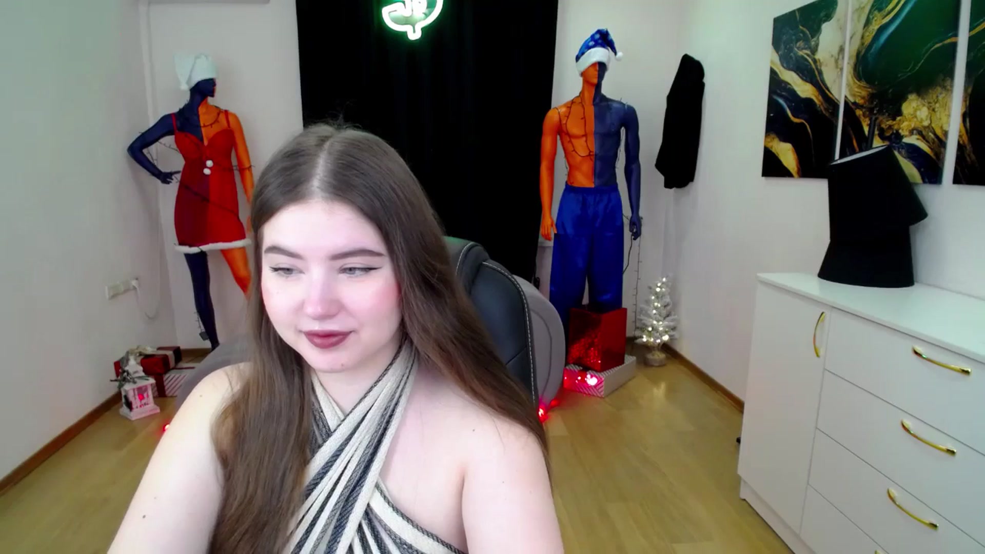 Gallery image thumbnail from AdmireMyEyes's myfreecams stream on, 12/28/2024, 19:01 image 11 of 20