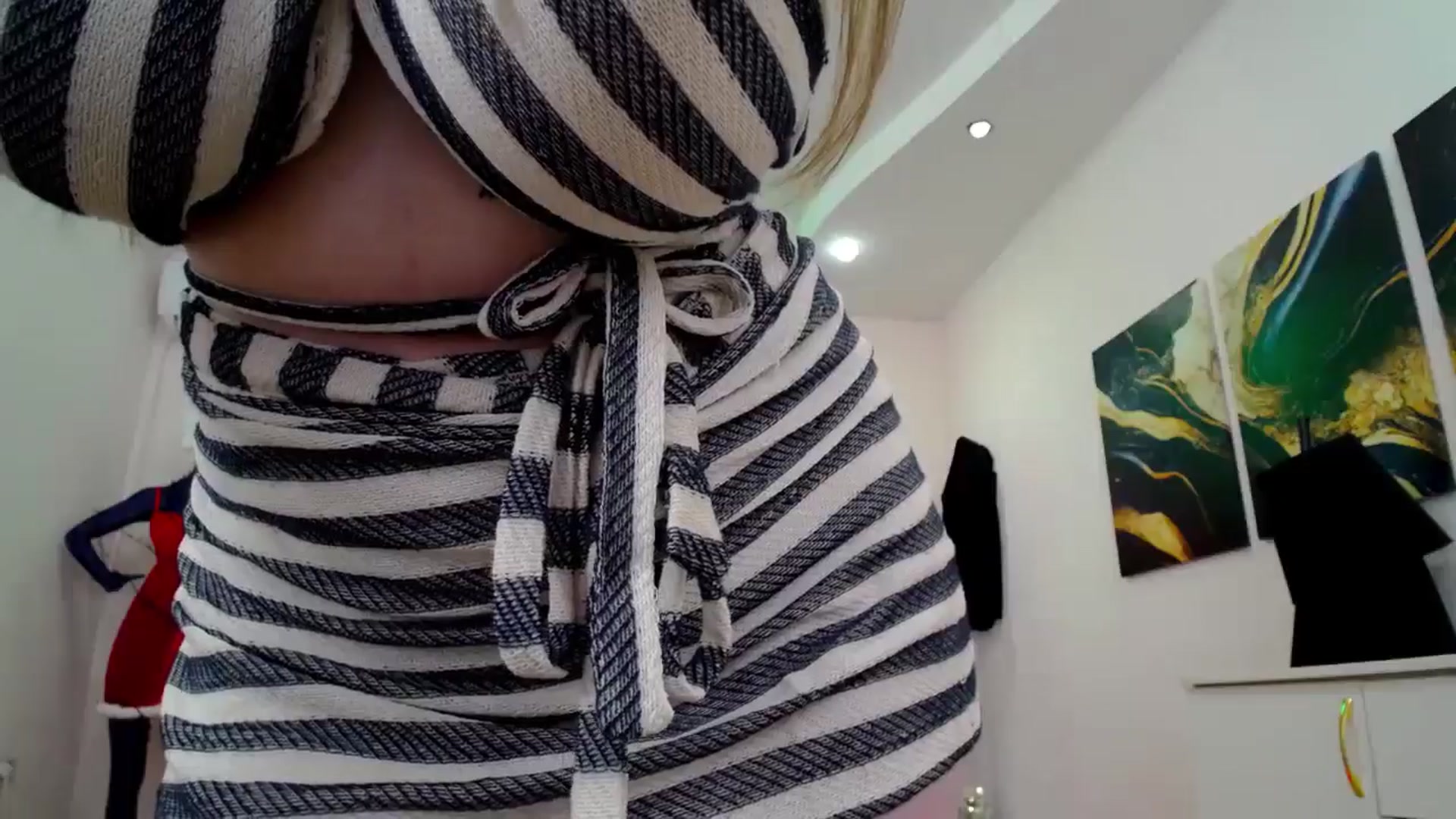 Gallery image thumbnail from AdmireMyEyes's myfreecams stream on, 12/28/2024, 19:47 image 14 of 20