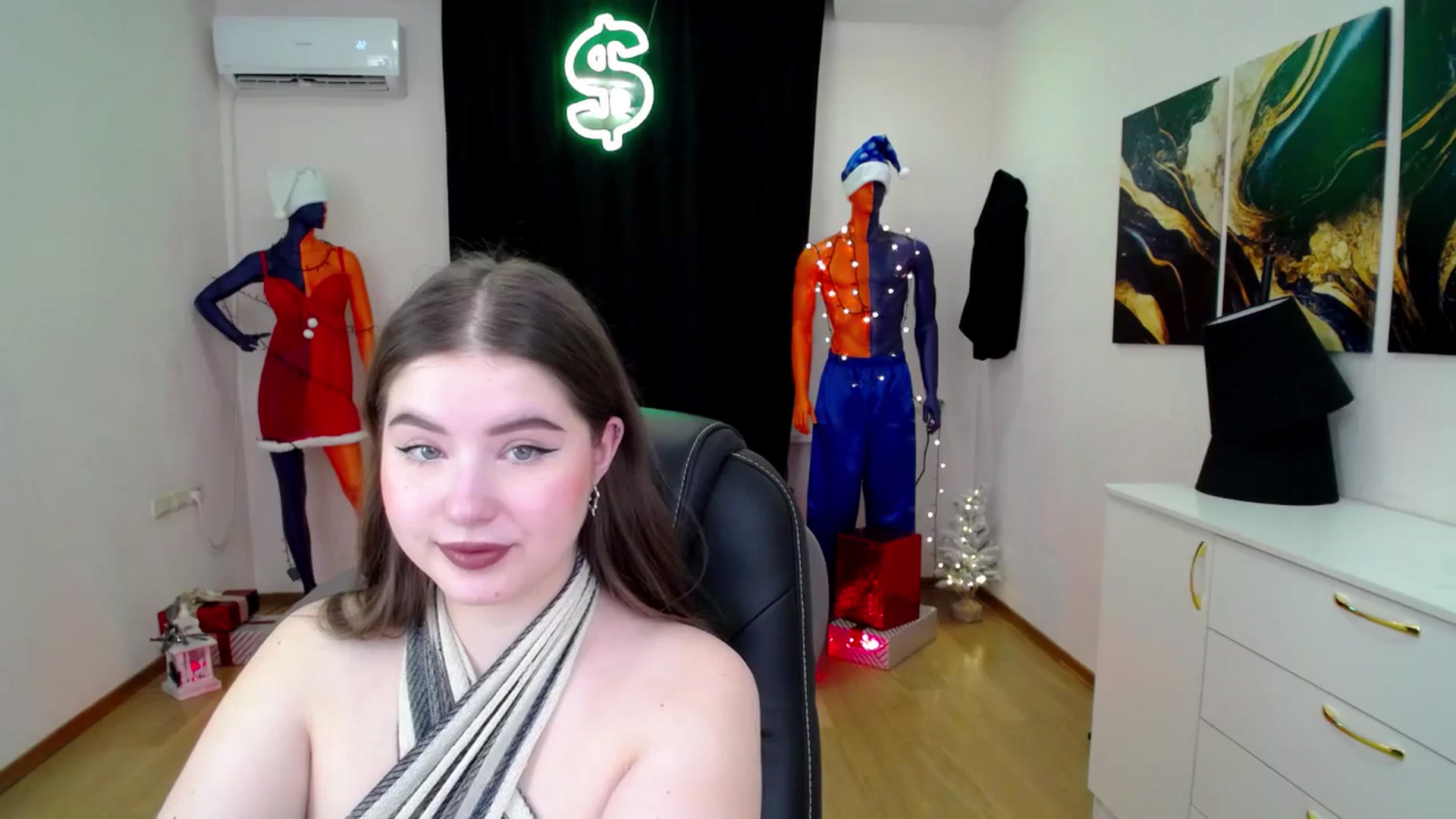 Gallery image thumbnail from AdmireMyEyes's myfreecams stream on, 12/28/2024, 19:47 image 20 of 20