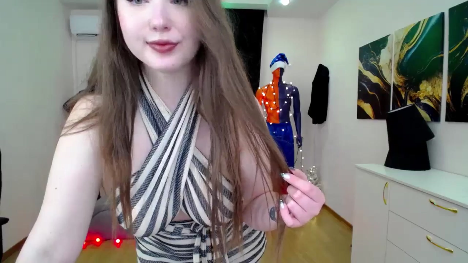 Gallery image thumbnail from AdmireMyEyes's myfreecams stream on, 12/28/2024, 19:47 image 17 of 20