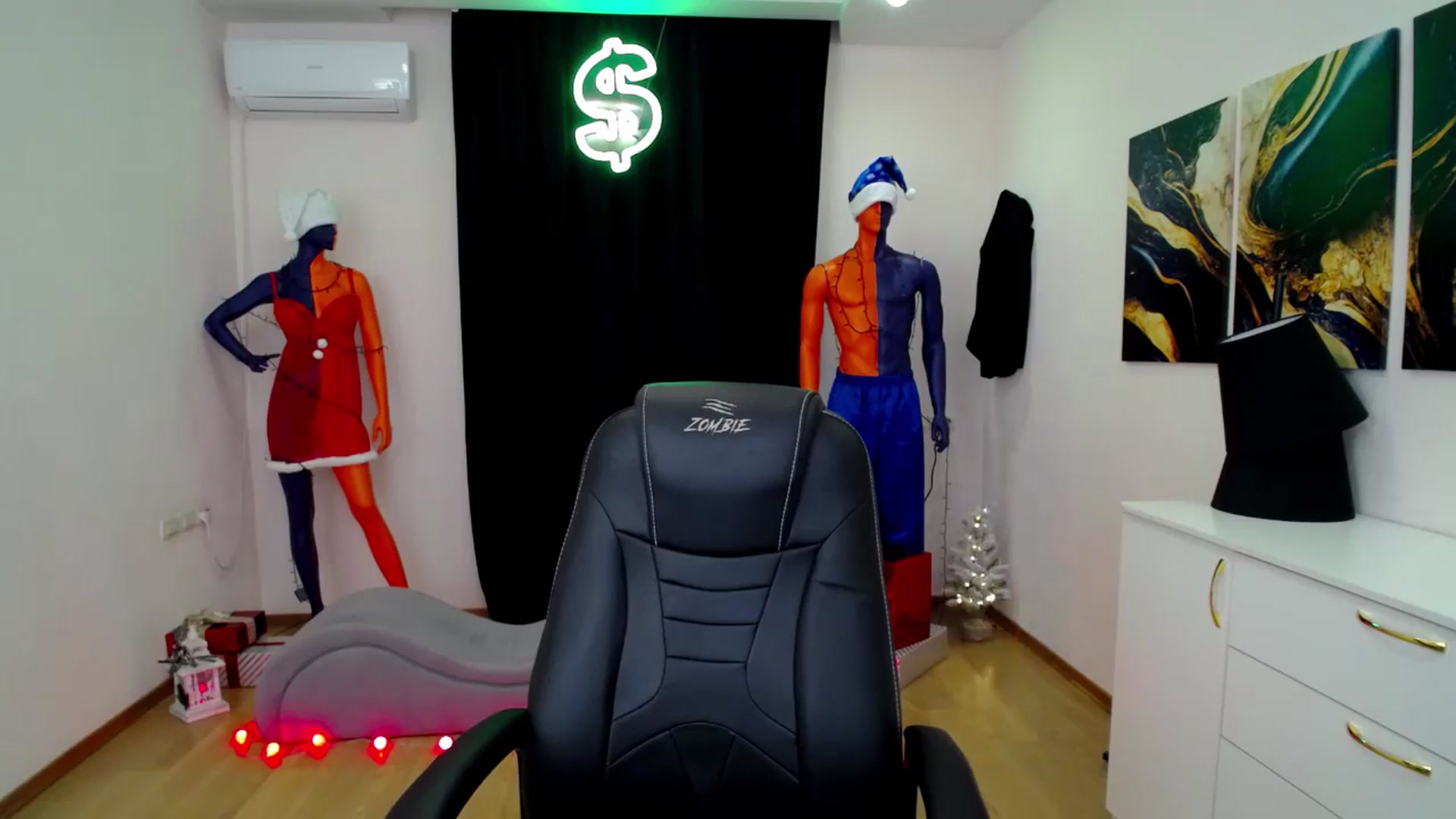 Gallery image thumbnail from AdmireMyEyes's myfreecams stream on, 12/28/2024, 21:10 image 19 of 20