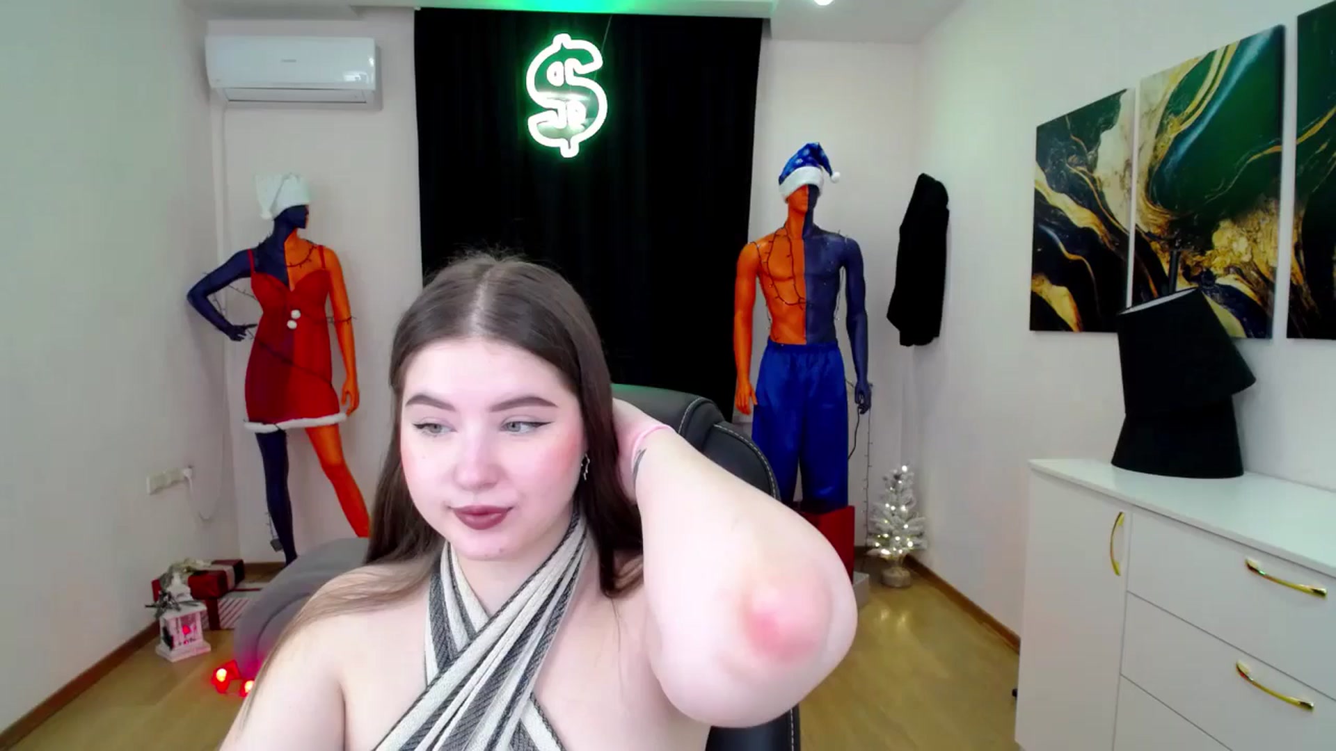 Gallery image thumbnail from AdmireMyEyes's myfreecams stream on, 12/28/2024, 21:10 image 2 of 20