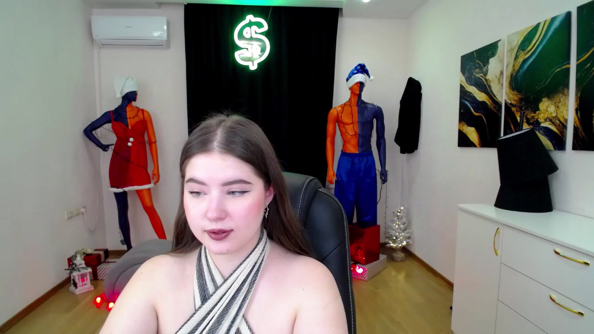Gallery image thumbnail from AdmireMyEyes's myfreecams stream on, 12/28/2024, 21:10 image 10 of 20