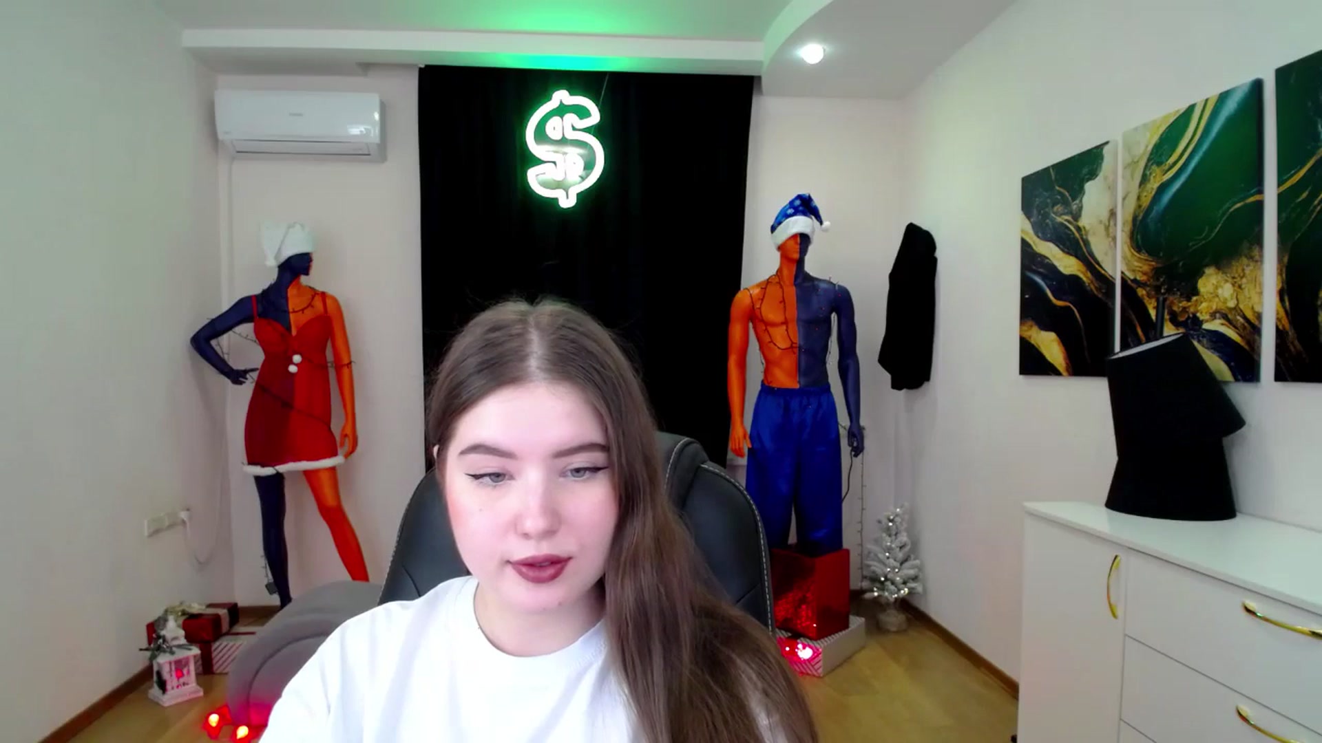 Gallery image thumbnail from AdmireMyEyes's myfreecams stream on, 12/28/2024, 23:04 image 15 of 20