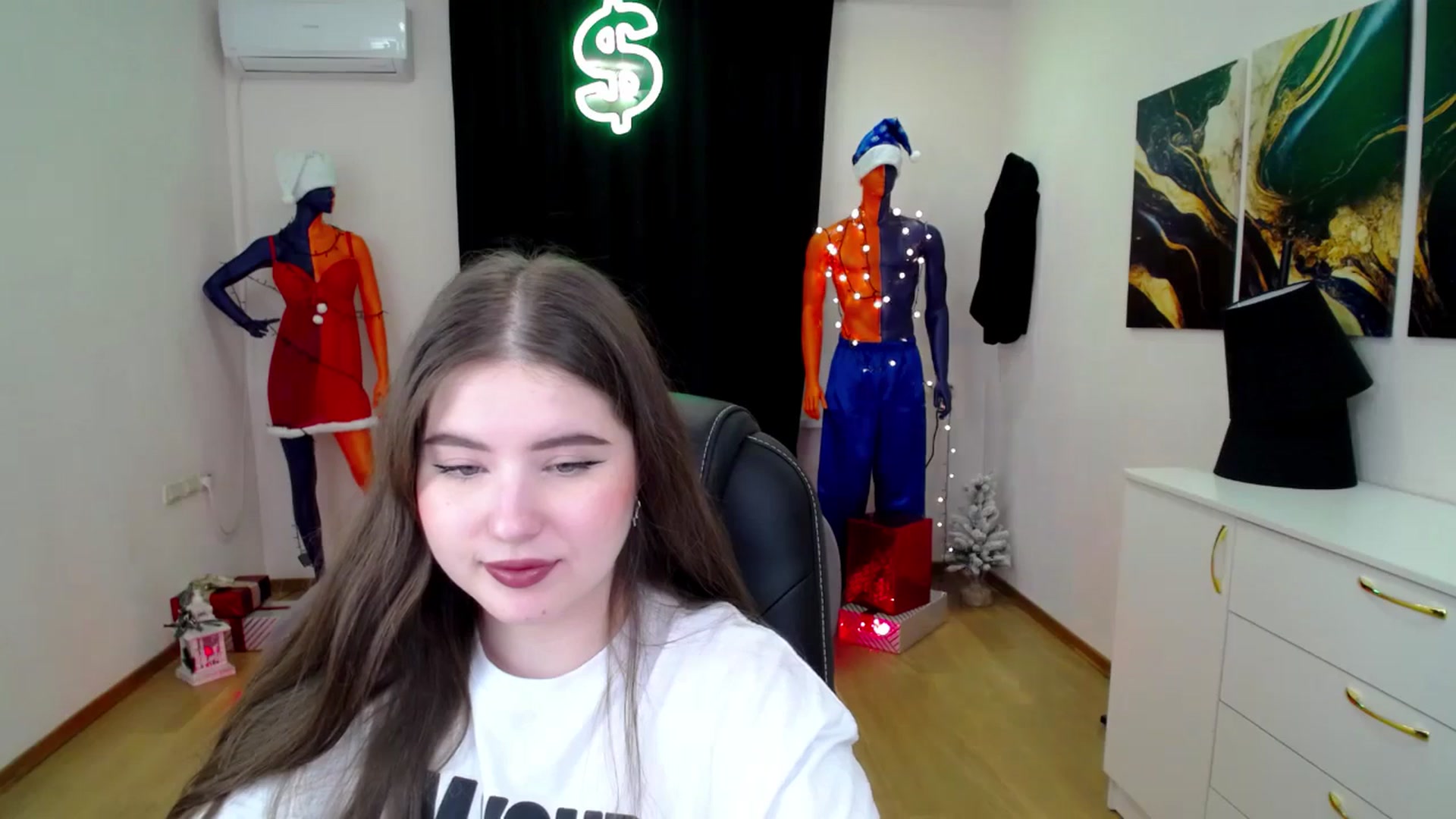 Gallery image thumbnail from AdmireMyEyes's myfreecams stream on, 12/28/2024, 23:04 image 3 of 20