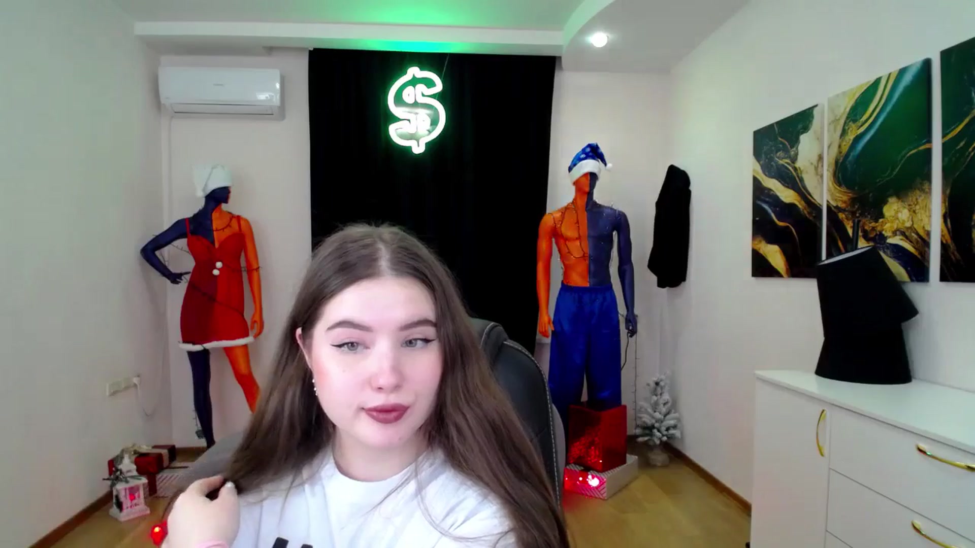 Gallery image thumbnail from AdmireMyEyes's myfreecams stream on, 12/28/2024, 23:04 image 12 of 20