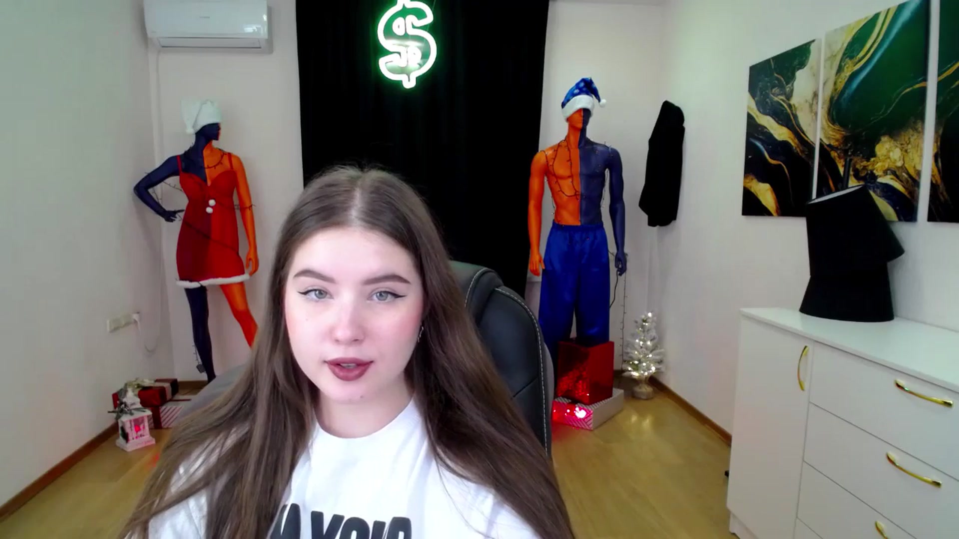 Gallery image thumbnail from AdmireMyEyes's myfreecams stream on, 12/28/2024, 23:04 image 8 of 20